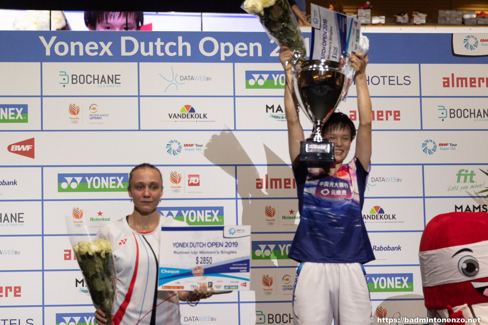 Evgeniya Kosetskaya and Wang Zhi Yi