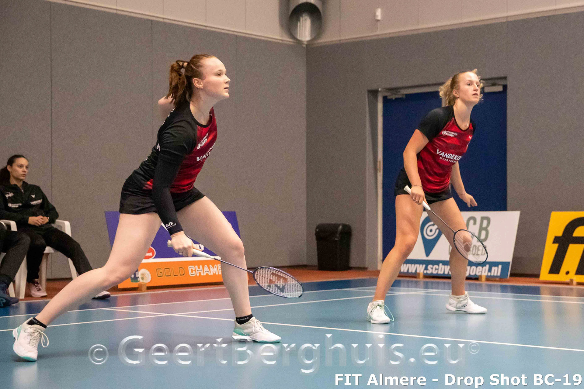 Kelly van Buiten en Iris van Leijsen