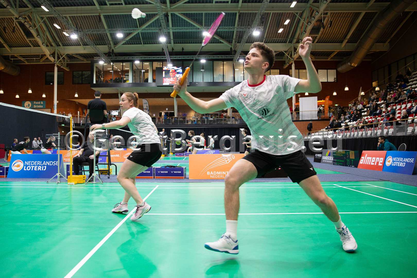 Debira Jille, Ties van der Lecq