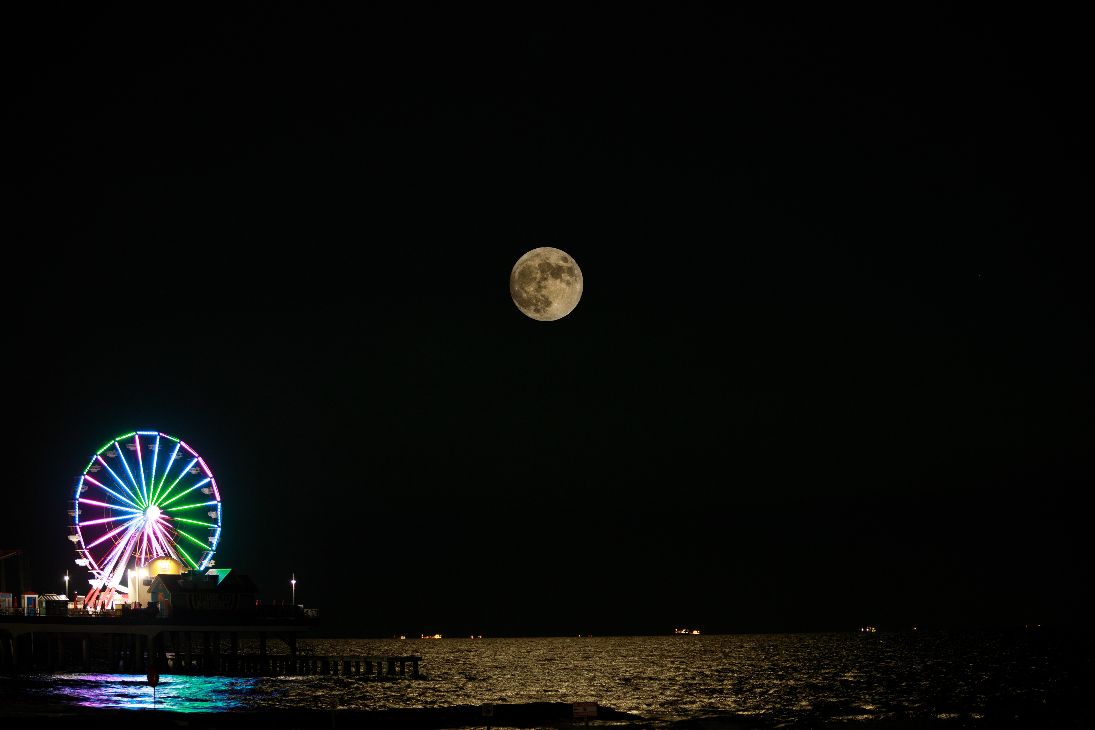 Super Moon in Galveston, TX