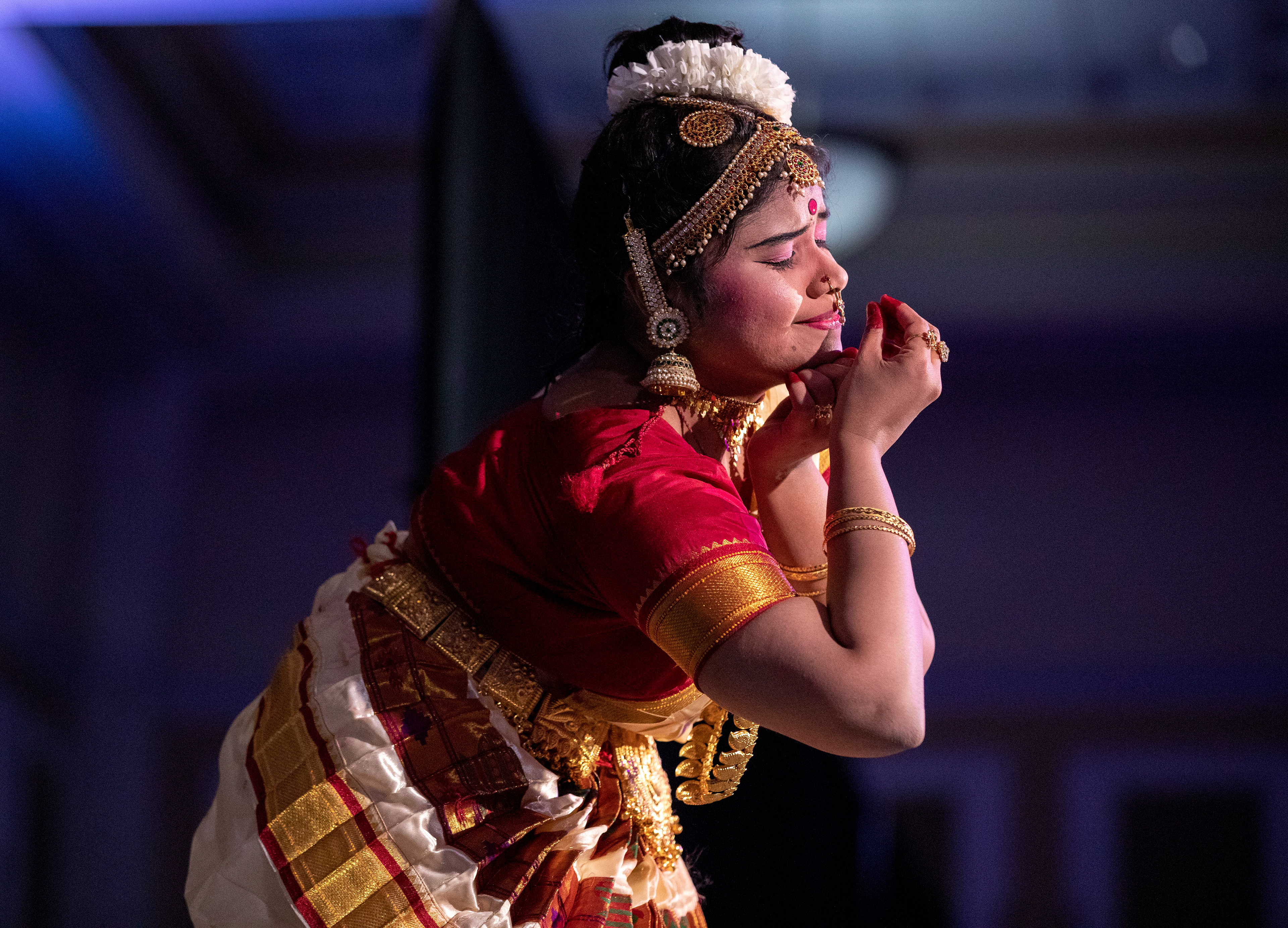 Kripa Radhakrishnan performs the Mohiniyattam dance at International Dinner hosted by ISU on February 25, 2023.