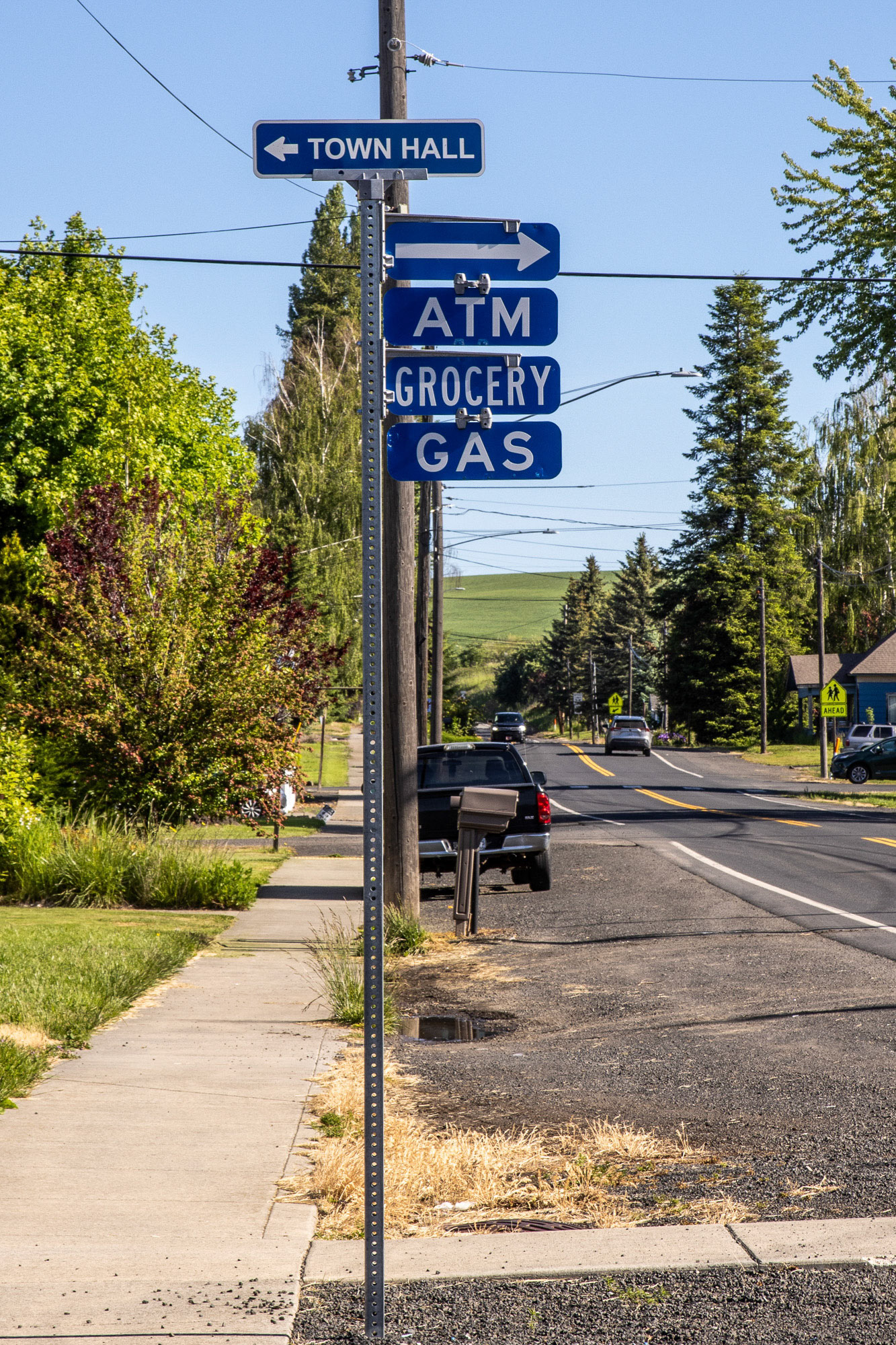 Just in case one of the 560 people who live here get lost