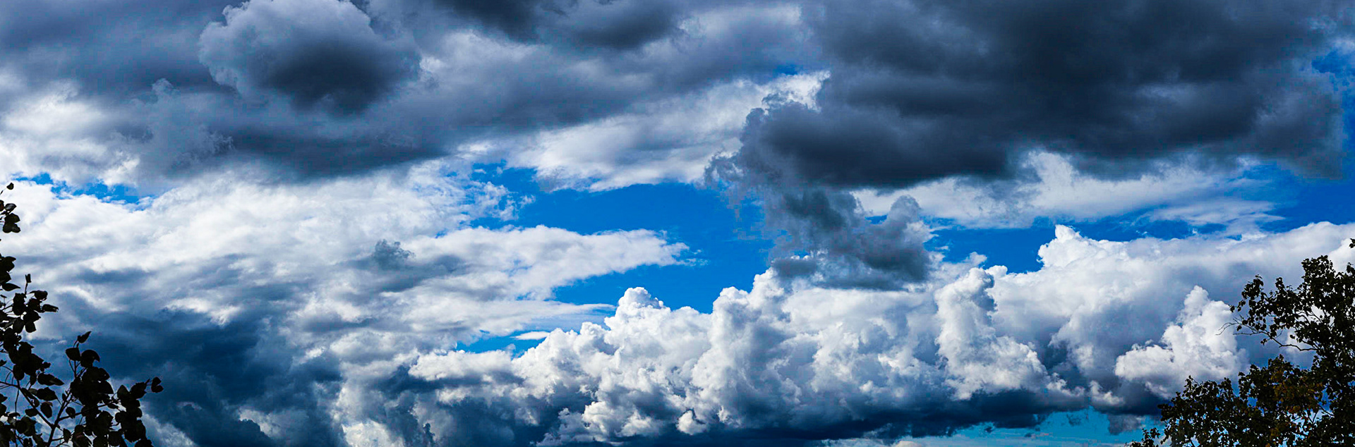 Clouds showing a dark bottom.