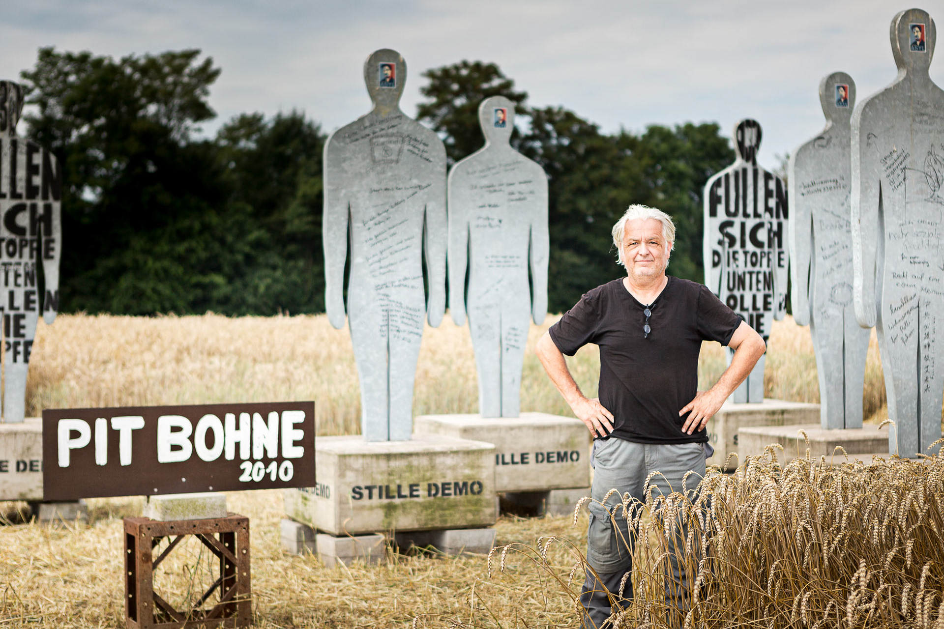 Künstlerportrait Pit Bohne mit Skulpturen