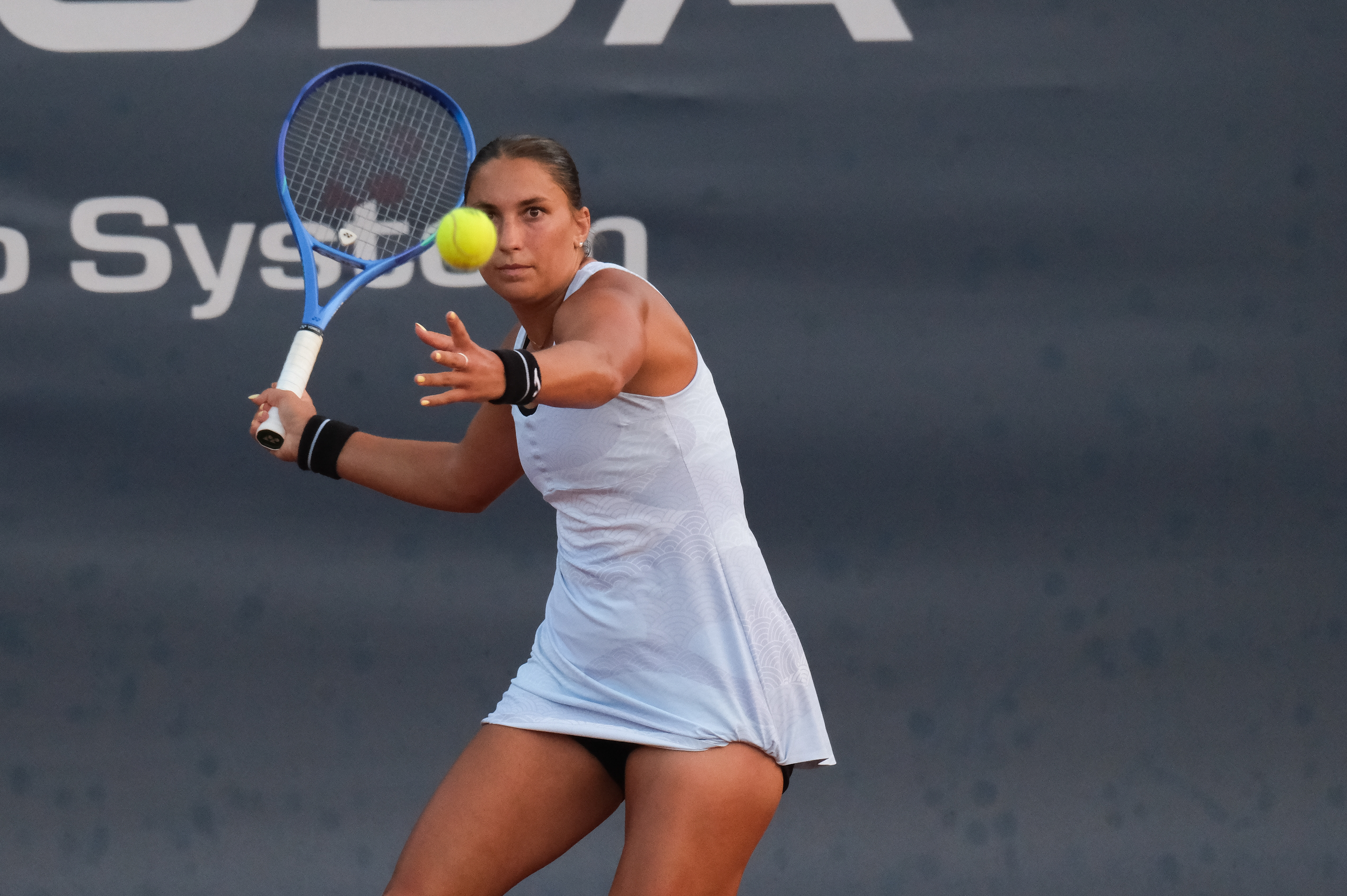 PANNA UDVARDY - Palermo Ladies Open 2025 // PALERMO, ITALY - JULY 22: Renata Jamrichova in action during a PLO 2025's match at Country Time Club on July 22, 2025 in Palermo, Italy. (Photo by Federico Serra)