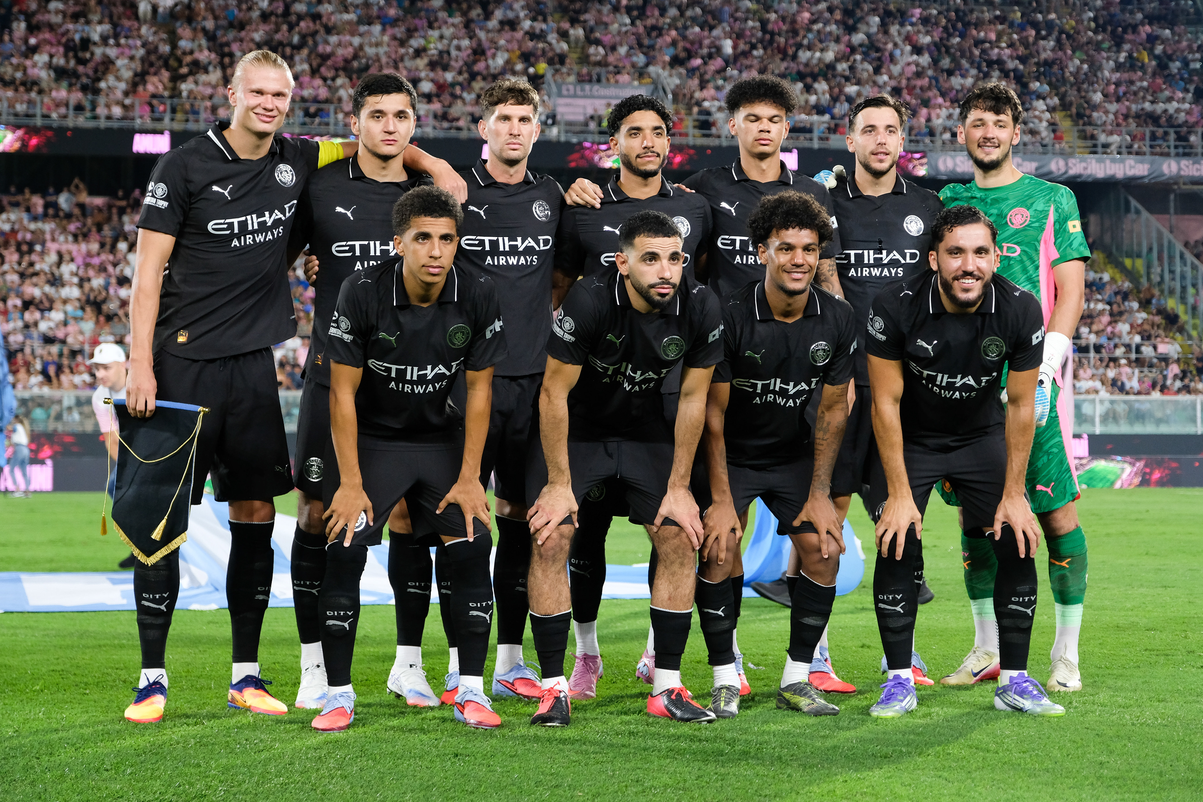 PALERMO FC v MANCHESTER CITY - Anglo Palermitan Trophy // PALERMO, ITALY - AUGUST 09: Manchester City Starting eleven during the friendly match between Palermo FC and Manchester City at Stadio Comunale Renzo Barbera on august 09, 2025 in Palermo, Italy. (Photo by Federico Serra)