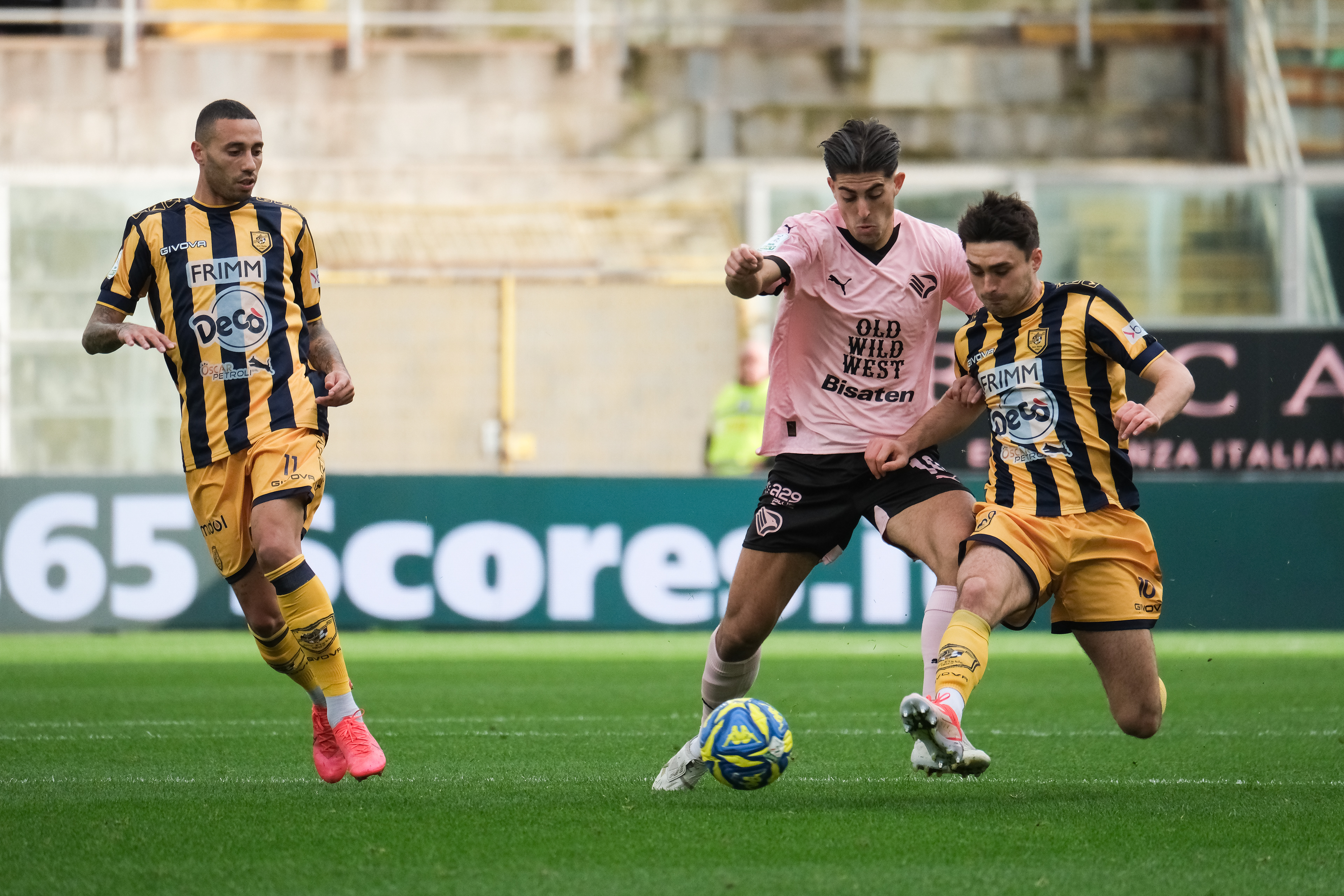 PALERMO v JUVE STABIA - Serie B // PALERMO, ITALY - SEPTEMBER 19: Kevin Piscopo (L) of Juve Stabia, Filippo Ranocchia (C) and Christian Pierobon (R) of Juve Stabia during the Serie B match between Palermo FC and Juve Stabia at Stadio Comunale Renzo Barbera on september 19, 2025 in Palermo, Italy. (Photo by Federico Serra)