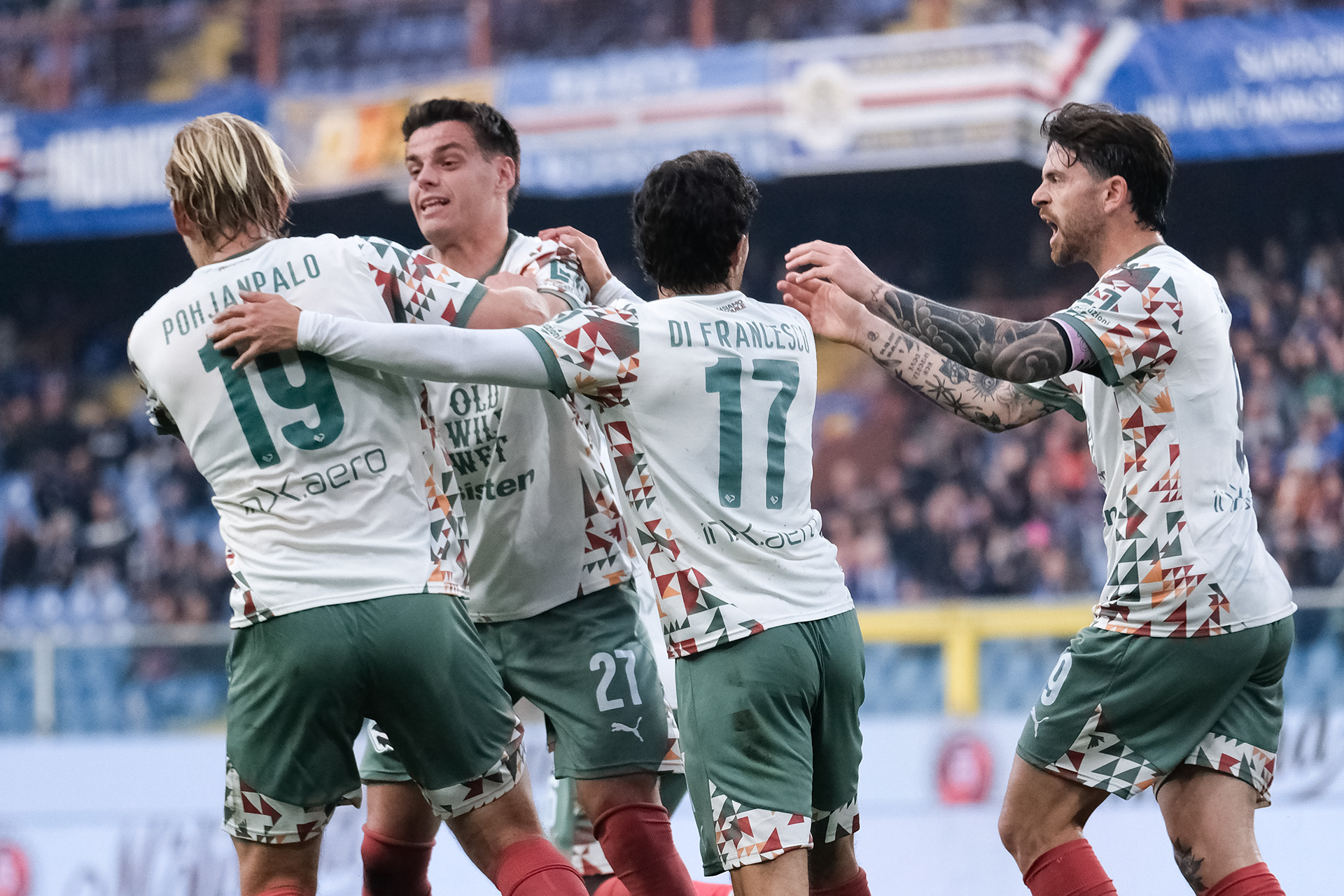SAMPDORIA v PALERMO - Serie B // GENOVA, ITALY - MARCH 08: Joel Pohjanpalo (L) of Palermo celebrate the equalizing goal (1-1) with his teammates during the Serie B match between UC Sampdoria and Palermo FC at Stadio Luigi Ferraris on March 08, 2025 in Genova, Italy. (Photo by Federico Serra)