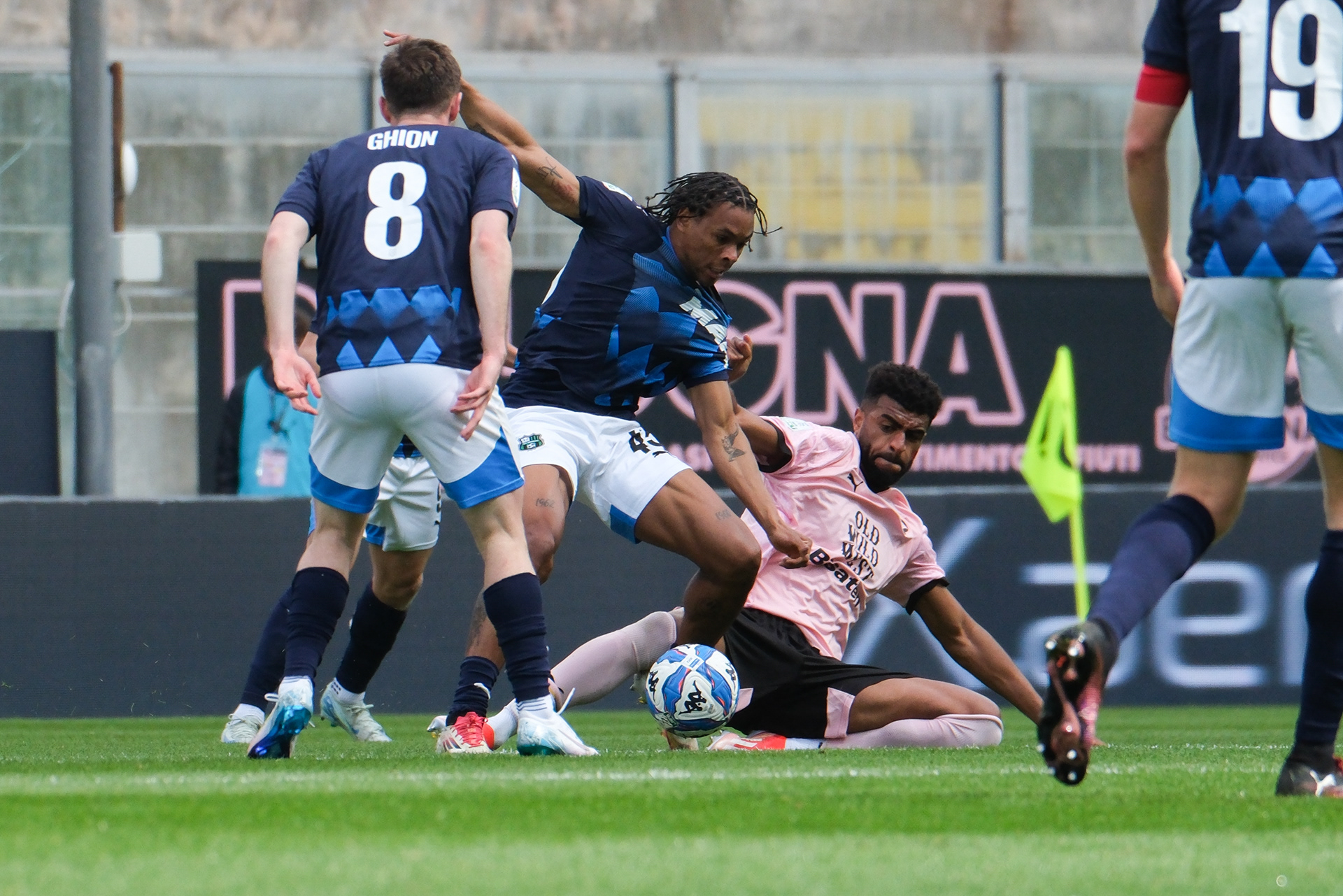 PALERMO v SASSUOLO - Serie B // PALERMO, ITALY - APRIL 06: Rayyan Baniya (R) of Palermo FC, Armand Laurienté (C) of Sassuolo and Andrea Ghion (L) of Sassuolo in action during the Serie B match between Palermo FC and Sassuolo at Stadio Comunale Renzo Barbera on april 06, 2025 in Palermo, Italy. (Photo by Federico Serra)