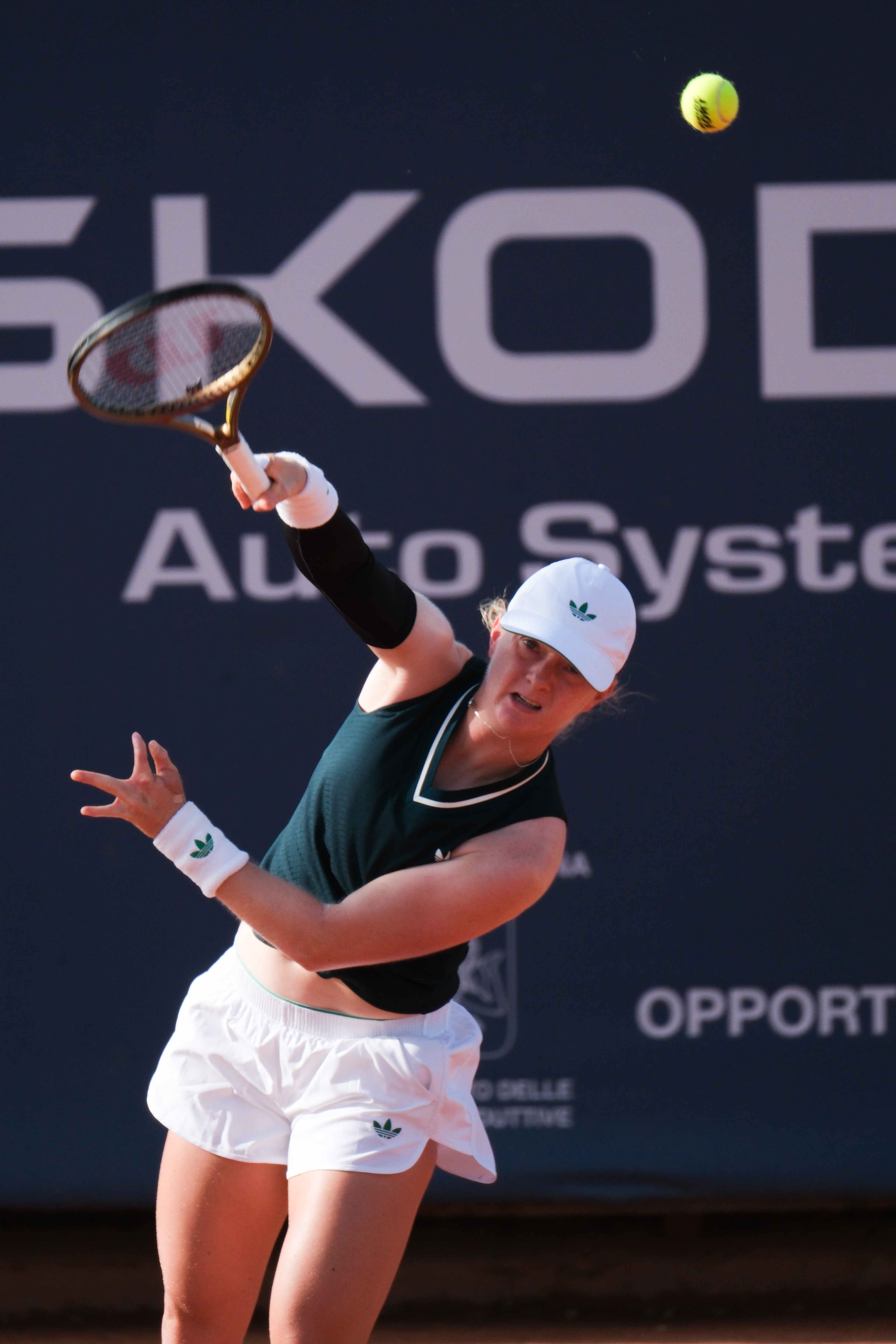 FRANCESCA JONES - Palermo Ladies Open 2025 // PALERMO, ITALY - JULY 23: Francesca Jones in action during a PLO 2025's match at Country Time Club on July 23, 2025 in Palermo, Italy. (Photo by Federico Serra)