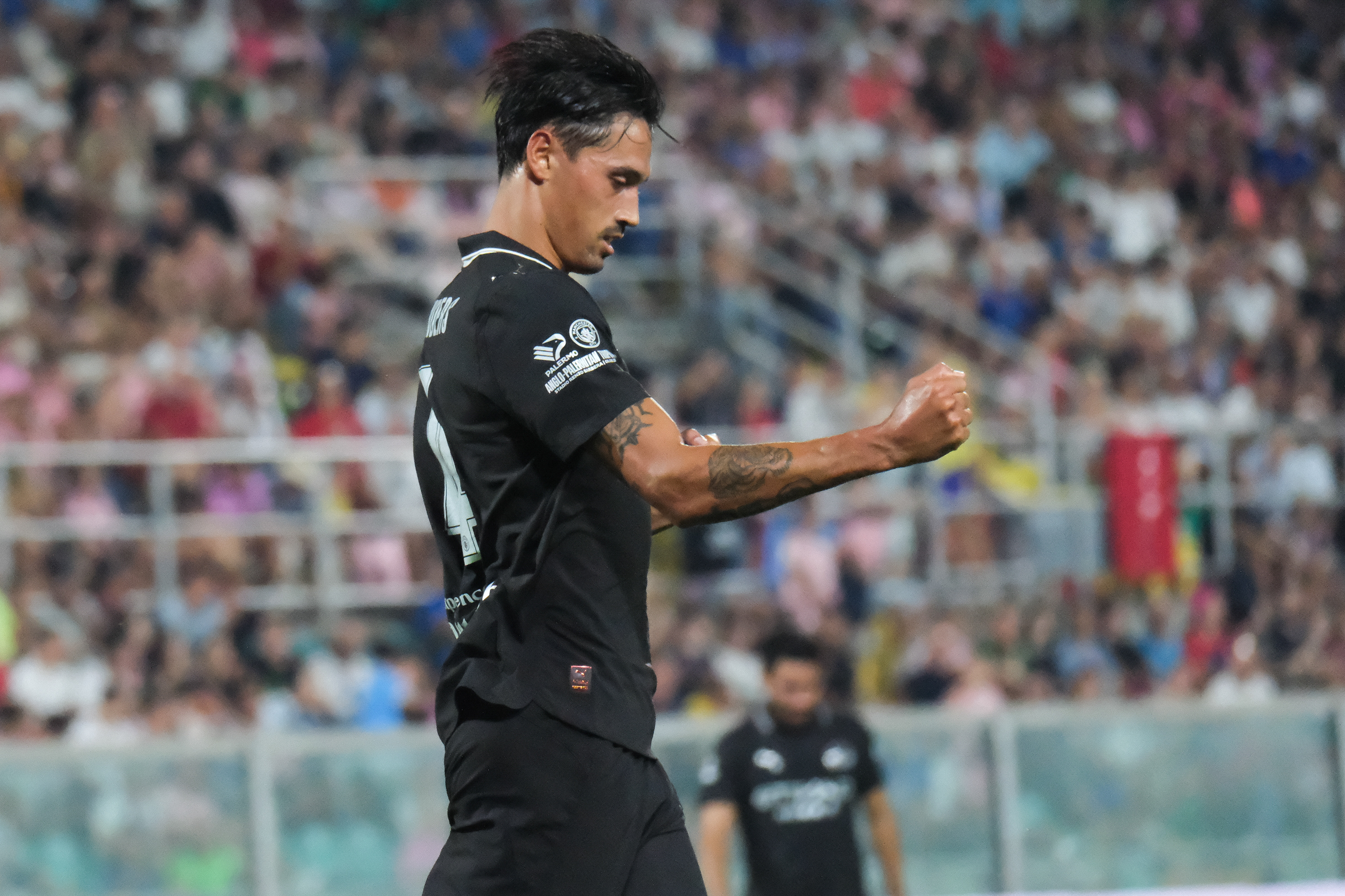 PALERMO FC v MANCHESTER CITY - Anglo Palermitan Trophy // PALERMO, ITALY - AUGUST 09: Tijjani Reijnders of Manchester City celebrating his gol during the friendly match between Palermo FC and Manchester City at Stadio Comunale Renzo Barbera on august 09, 2025 in Palermo, Italy. (Photo by Federico Serra)