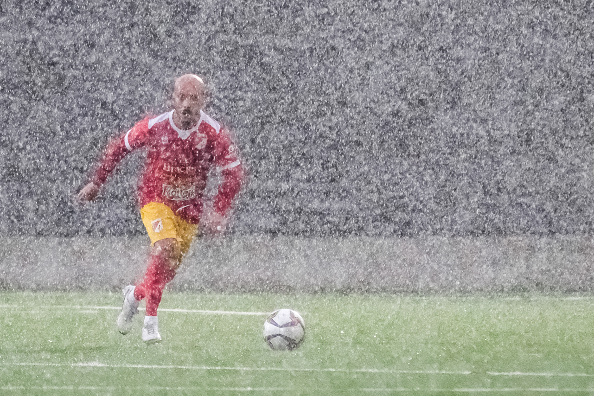 DON CARLO MISILMERI v LEONFORTESE - Eccellenza // MISILMERI, ITALY - NOVEMBER 20: Piero Concialdi of Don Carlo Misilmeri in action during the Eccellenza match between Don Carlo Misilmeri and Leonfortese at Stadio Giovanni Aloisio on november 20, 2022 in Misilmeri, Italy. (Photo by Federico Serra)