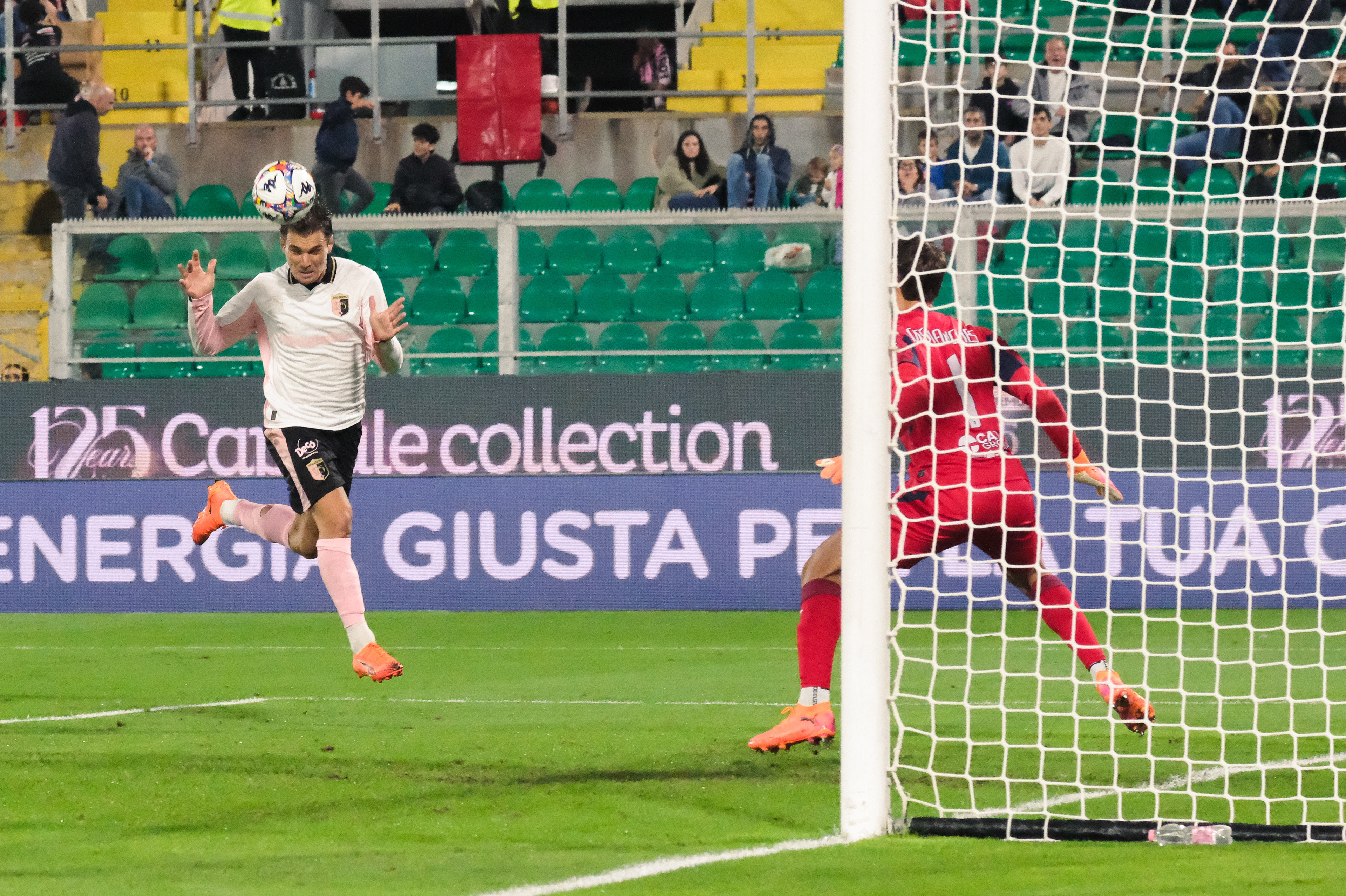 PALERMO v PESCARA - Serie B // PALERMO, ITALY - NOVEMBER 01: Jacopo Segre of Palermo FC scoring goal during the Serie B match between Palermo FC and Pescara at Stadio Comunale Renzo Barbera on november 01, 2025 in Palermo, Italy. (Photo by Federico Serra)