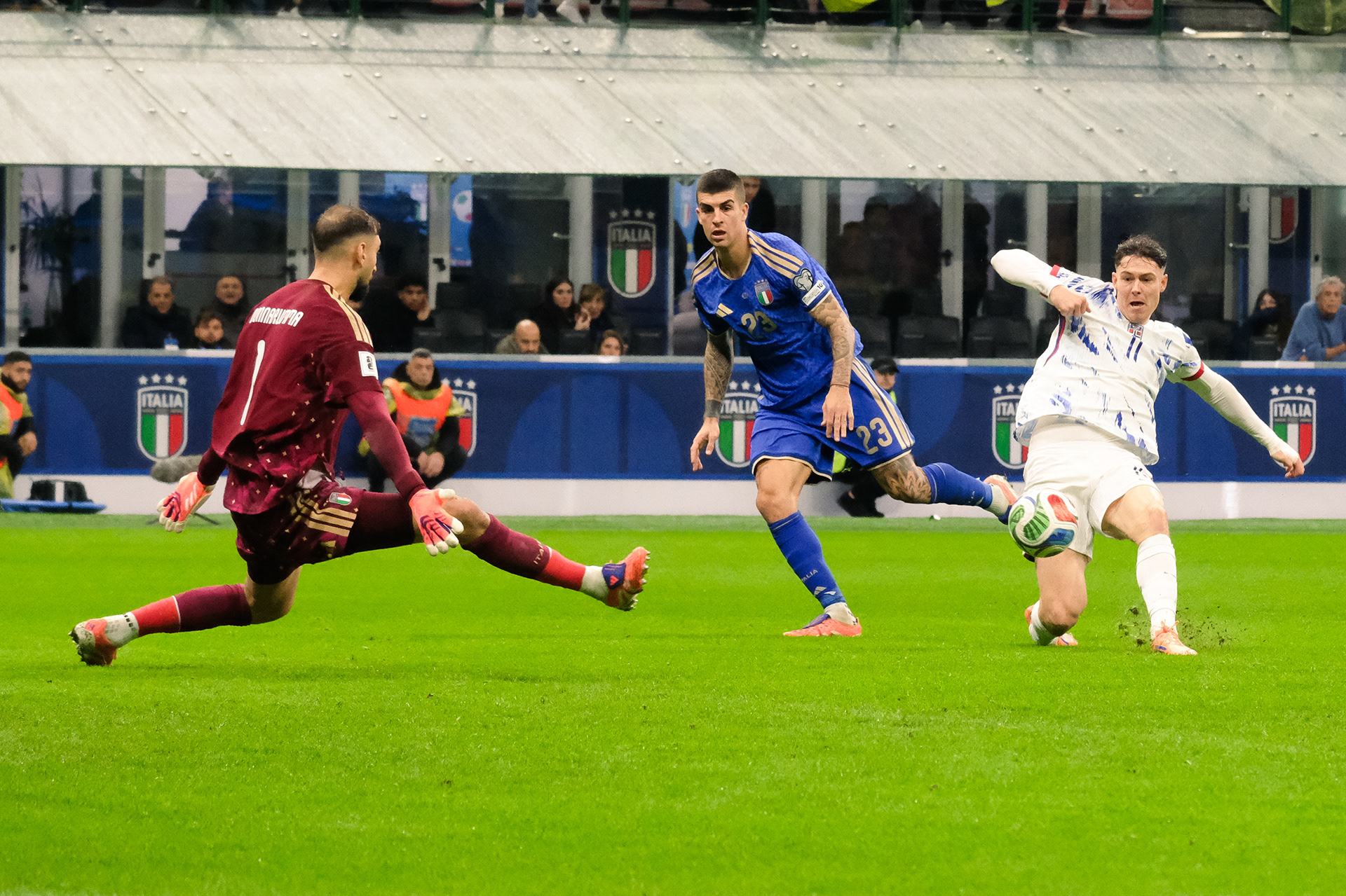 Italy against Norway during the European Qualifiers 2025 match at Giuseppe Meazza Stadium (San Siro) in Milan, Italy, on 16 November 2025/2026; in the photo: Jorgen Strand Larsen (Norway) scoring his goal