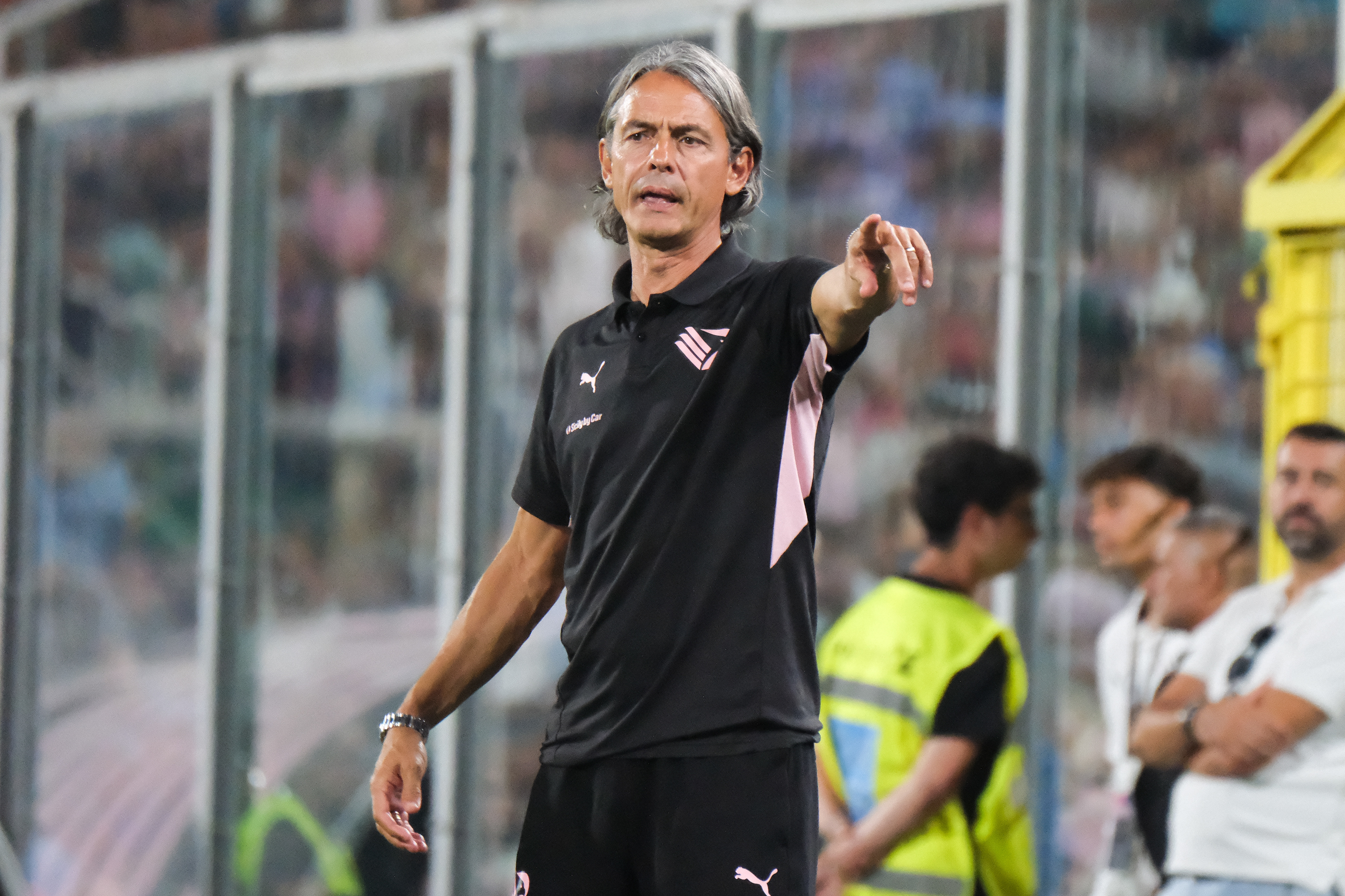 PALERMO FC v MANCHESTER CITY - Anglo Palermitan Trophy // PALERMO, ITALY - AUGUST 09: Filippo Inzaghi head coach of Palermo FC giving directions during the friendly match between Palermo FC and Manchester City at Stadio Comunale Renzo Barbera on august 09, 2025 in Palermo, Italy. (Photo by Federico Serra)