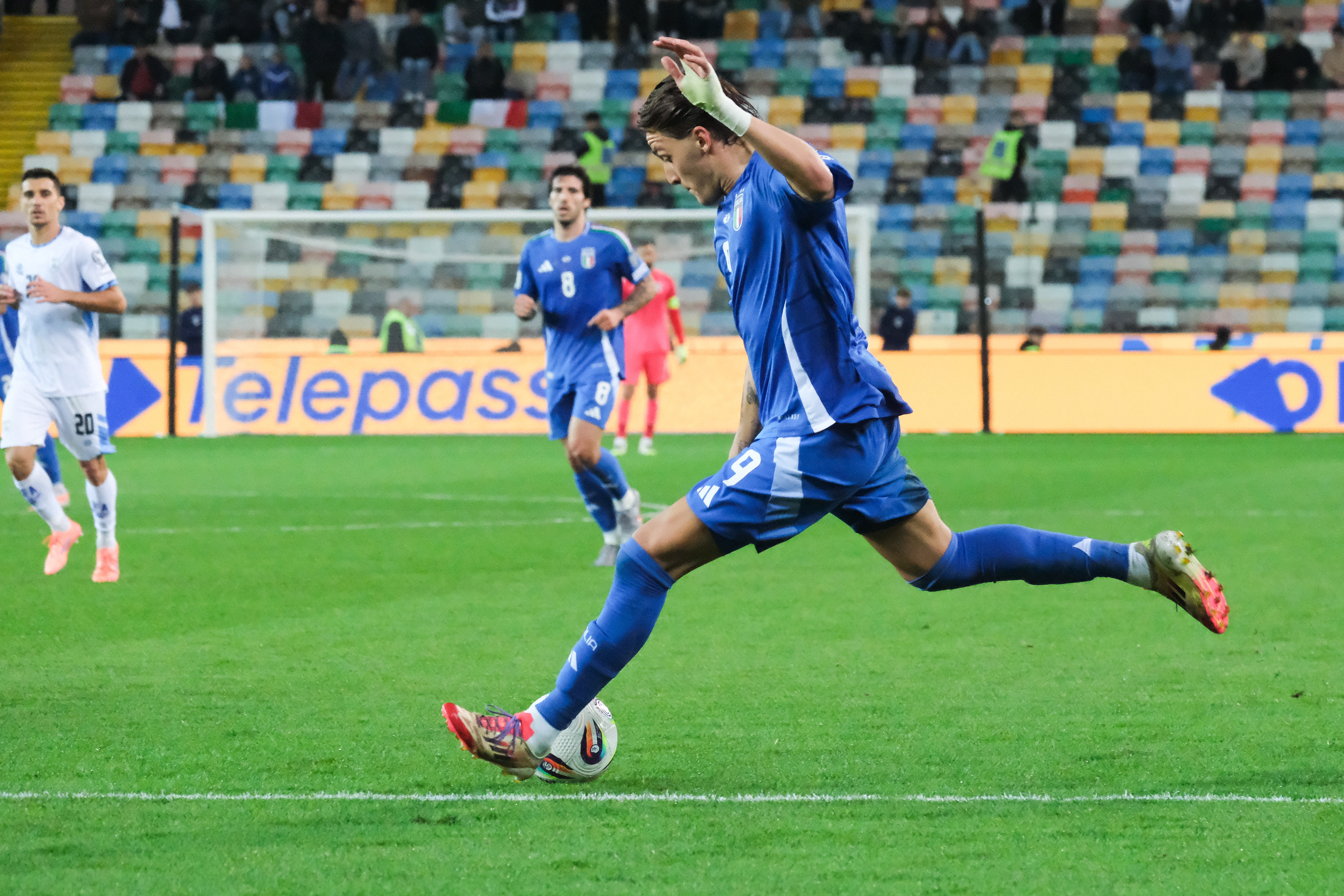 ITALY FC v ISRAEL - FIFA World CUP 2026 - Qualification Round // UDINE, ITALY - OCTOBER 14: Mateo Retegui of Italy scoring a gol during the match between Italy and Israel at Stadio Friuli on october 14, 2025 in Udine, Italy. (Photo by Federico Serra)