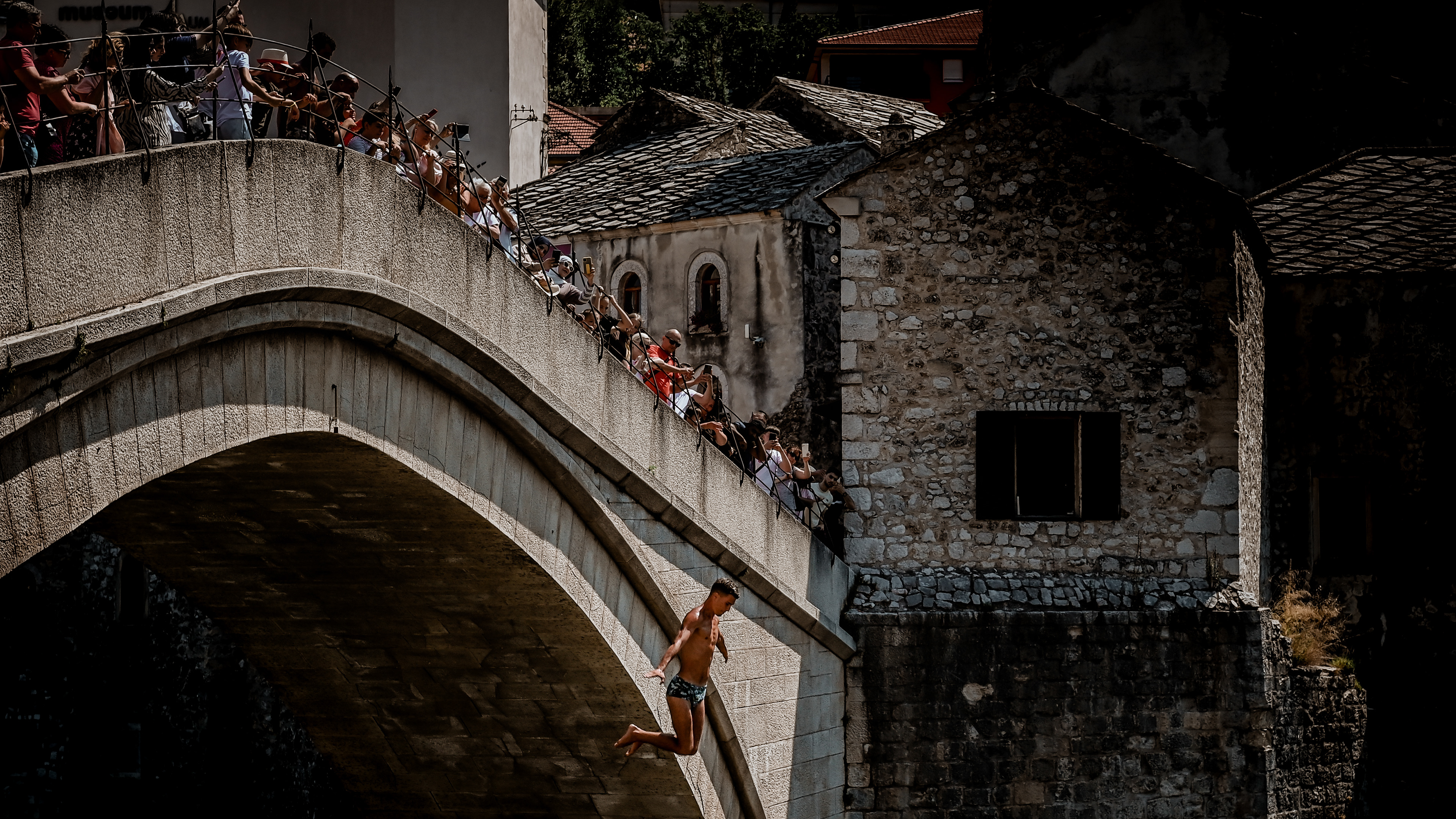 Bosnia Herzegovina – Jump from the old bridge in Mostar