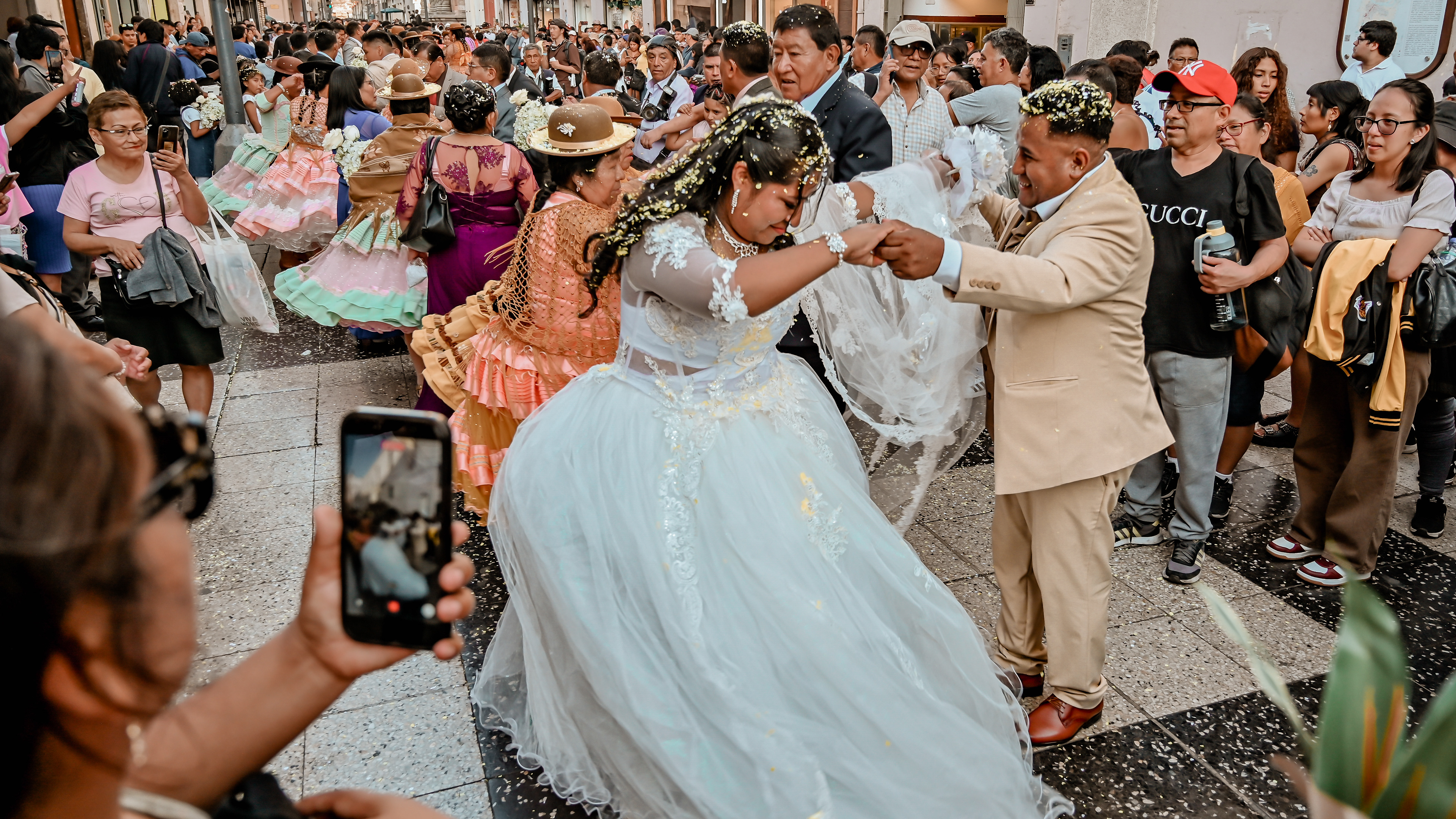 Peru – Wedding in the streets of Lima