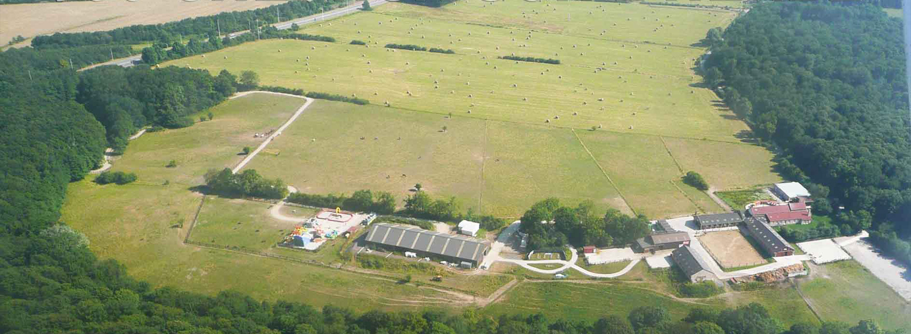 Un domaine de 18 hectares où durant plus de 18 ans nous n'avons pas arrêté d'aménager, de construire et de réaliser d'importants travaux d'édification afin de donner le meilleur à nos équidés.