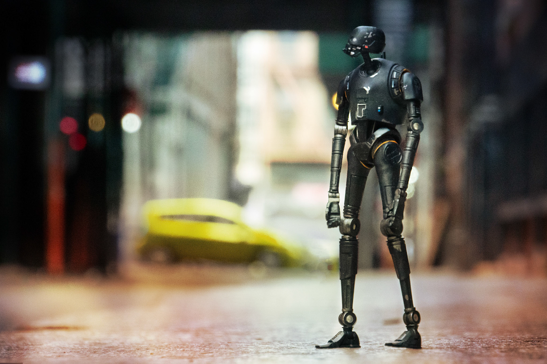 K-2S0 exploring Cortlandt Alley in New York City