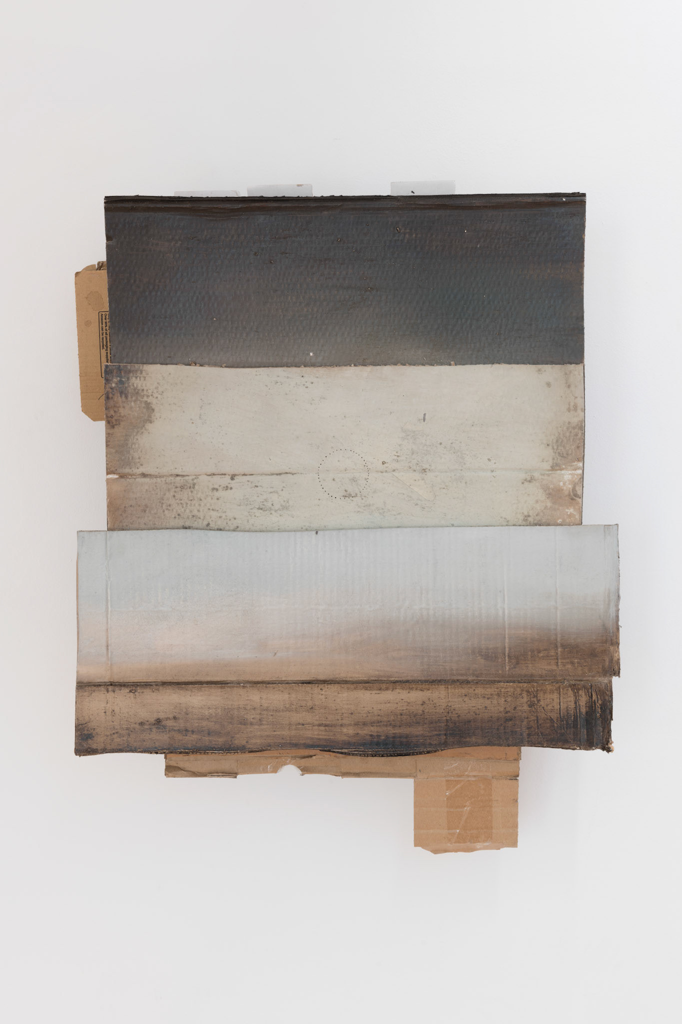 Nel lieve sovrapporsi di cielo e terra, 2020, oil on cardboard. 74x56,5x8,5 cm