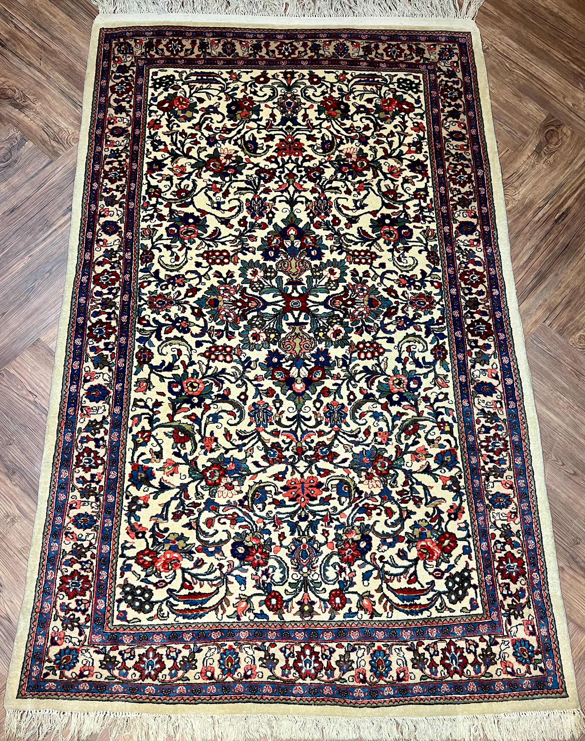 AS21-190 - Persian Saruk Wool - 132 x 206 cm