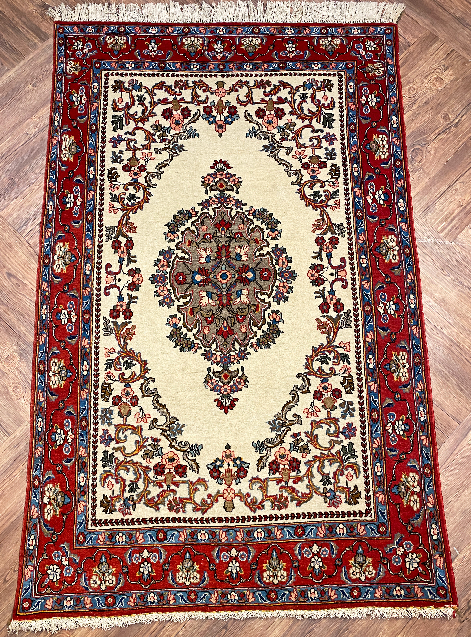 AS21-205 - Persian Saruk Wool - 132 x 206 cm