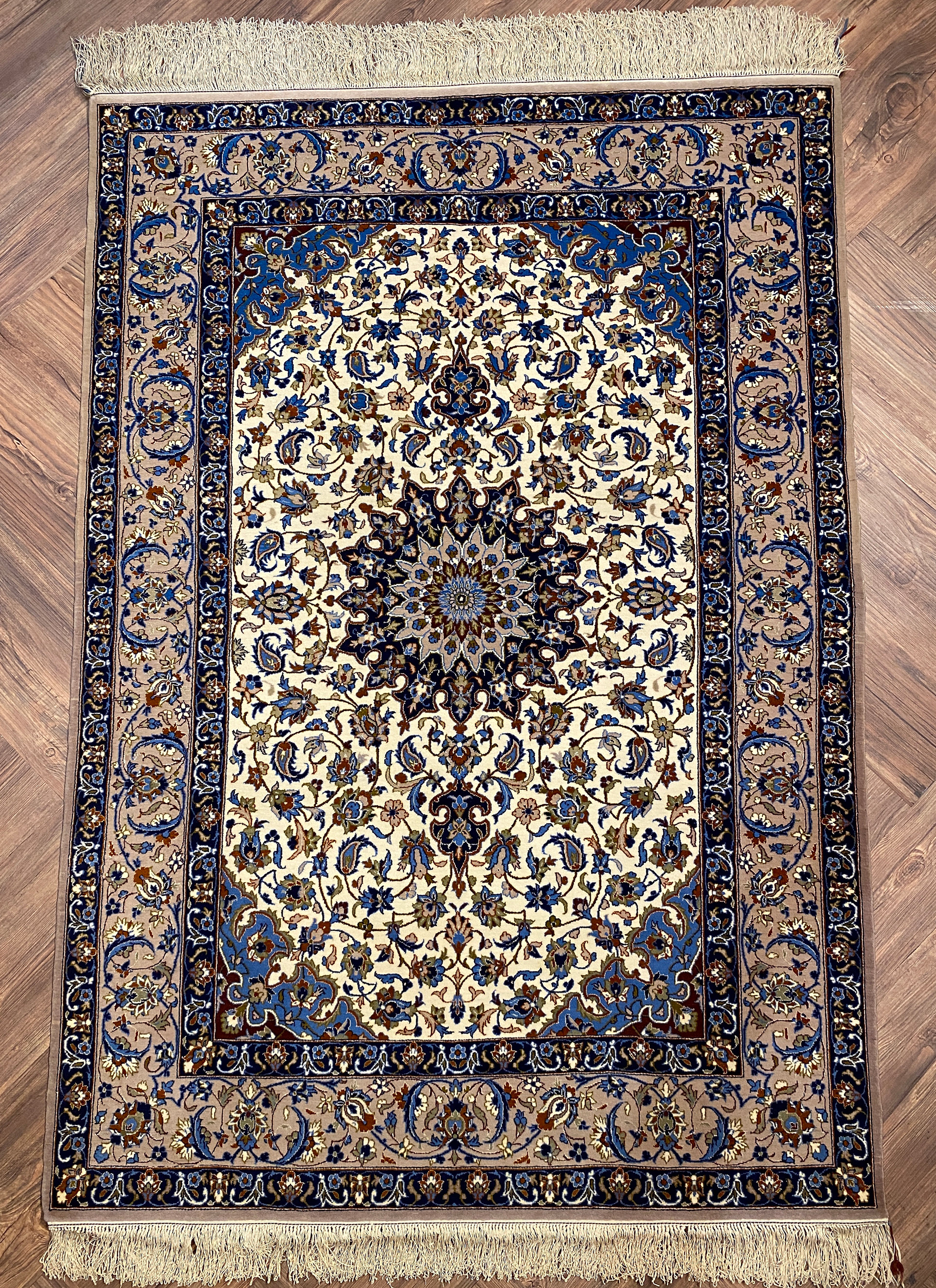 AS21-330 - Persian Isfahan W&S - 109 x 160 cm