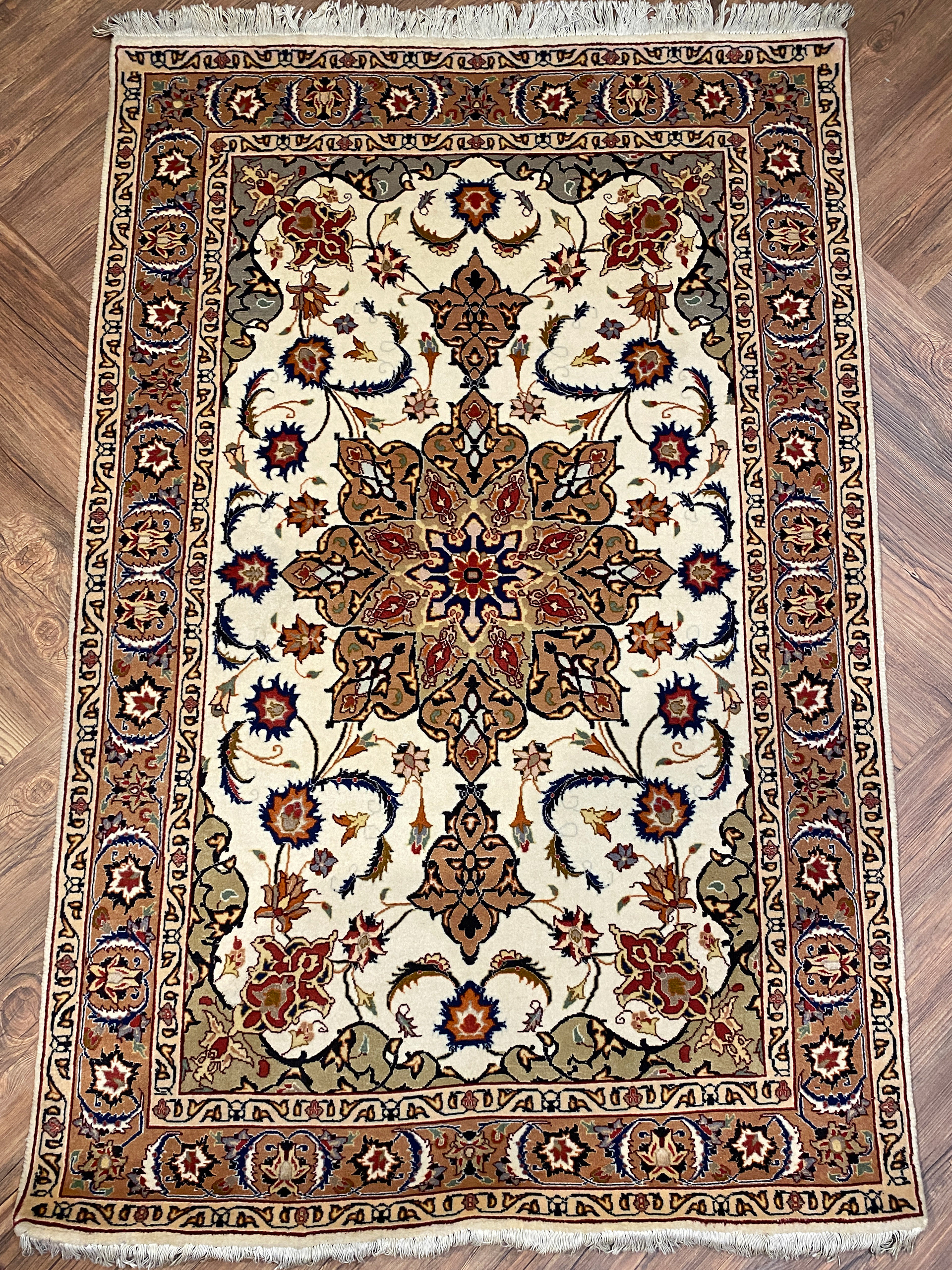 AS2724-94 - Persian Tabrez Wool - 105 x 160 cm