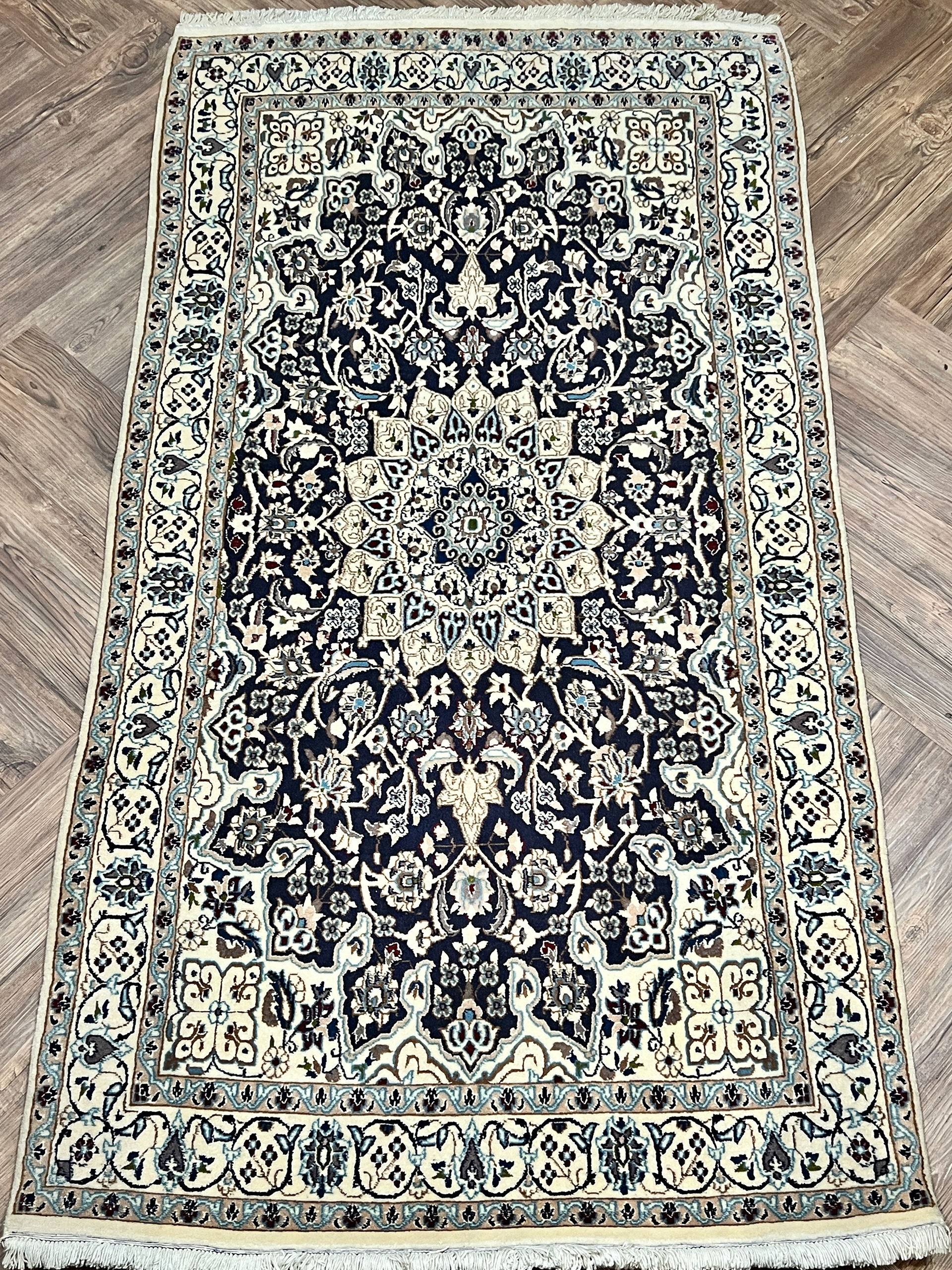 AS2735-94 - Persian Nain W&S - 115 x 209 cm