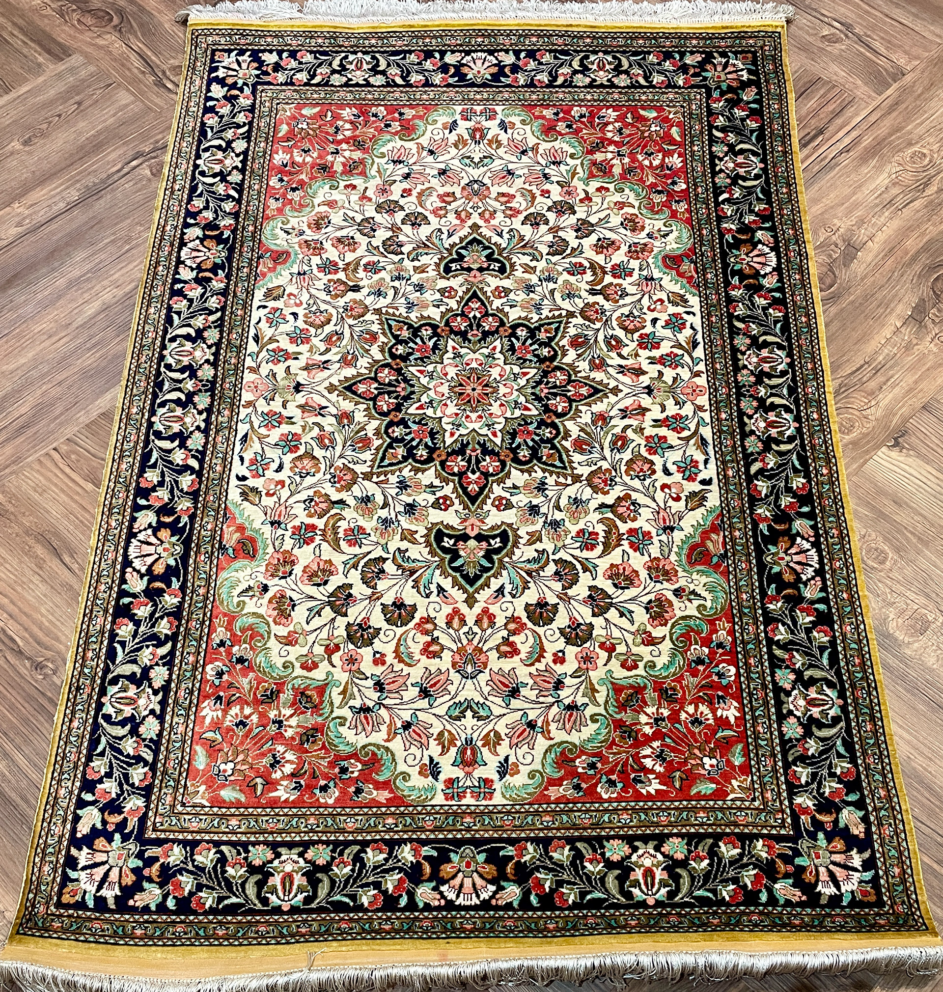 AS21-570 - Persian Qum Silk - 100 x 150 cm