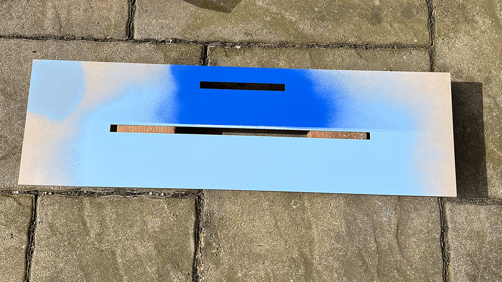 Painted middle piece (numbers face).