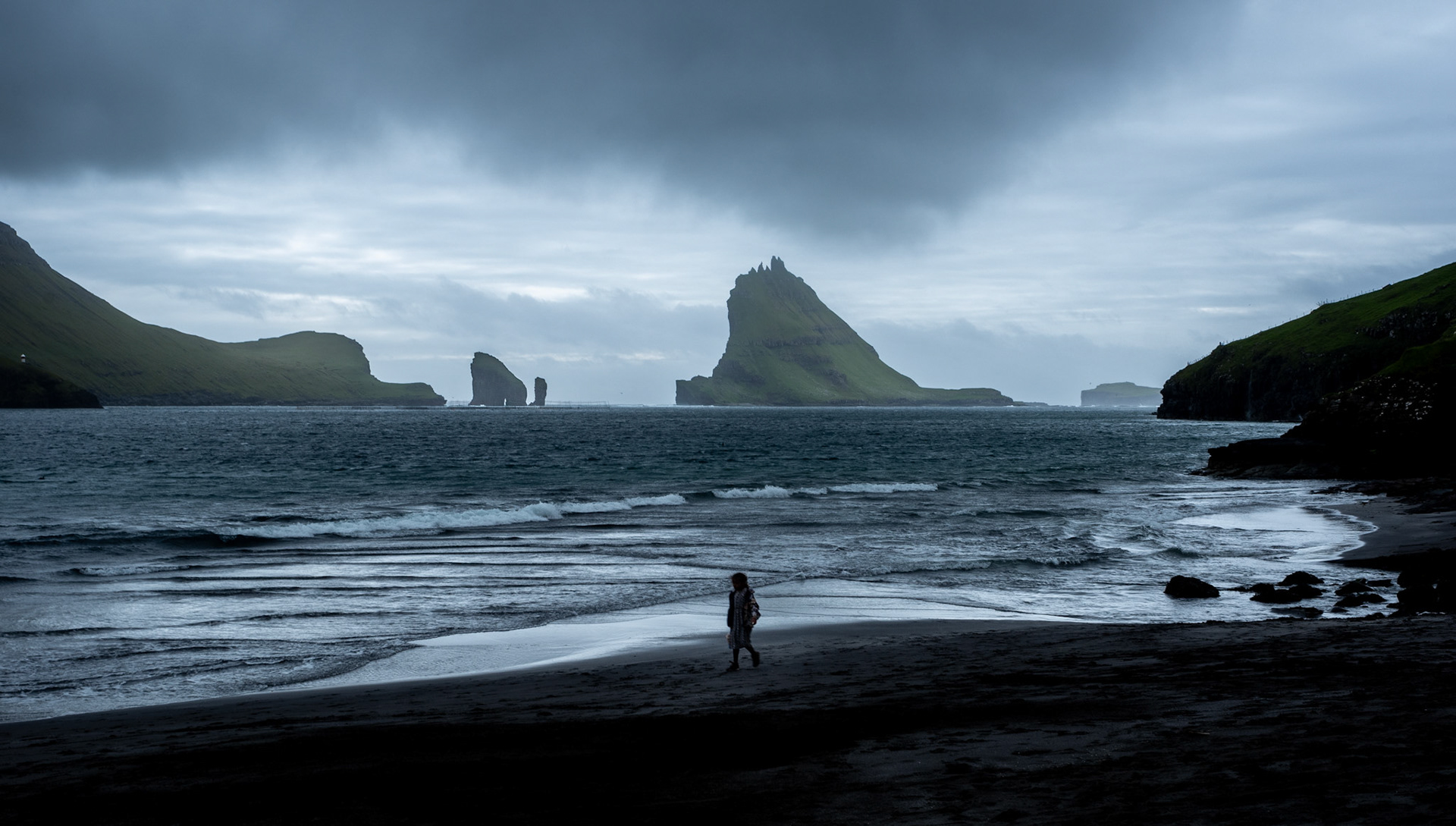 Solitary walk in a far away land