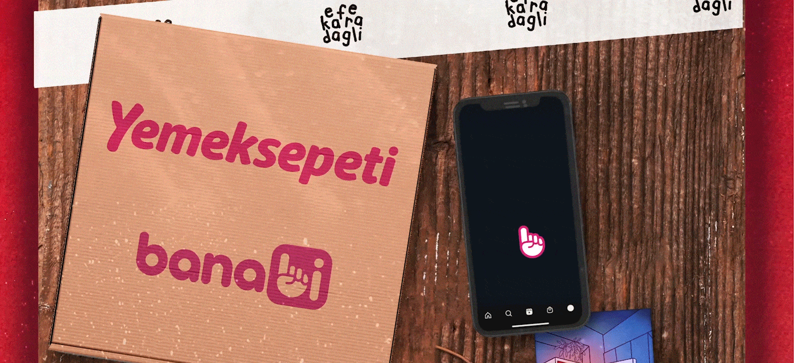 Efe Karadağlı created many illustrations and animations for Yemeksepeti, an online food delivery company in Turkey and their delivery service, Banabi (currently known as Yemeksepeti Market).  Efe Karadağlı, Türkiye'deki çevrimiçi yemek siparişi şirketi Yemeksepeti ve onların teslimat servisi Banabi (şu anda Yemeksepeti Market olarak biliniyor) için birçok illüstrasyon ve animasyon oluşturdu.