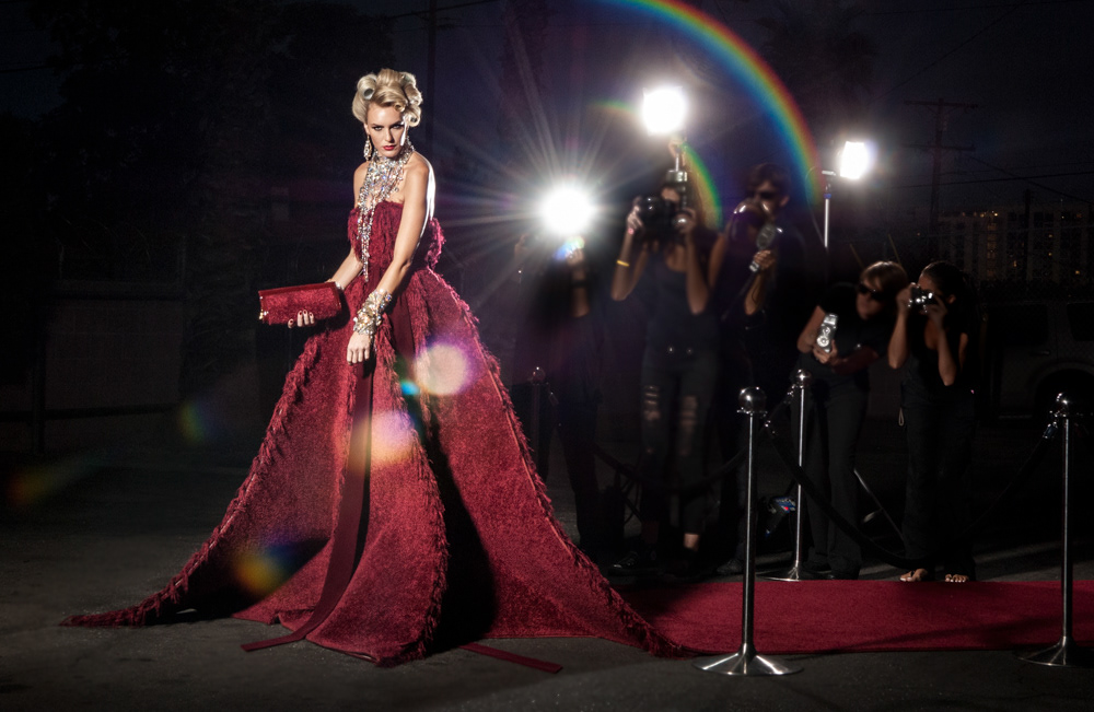 EMIL COUTURE Installation "OSCAR RED CARPET"