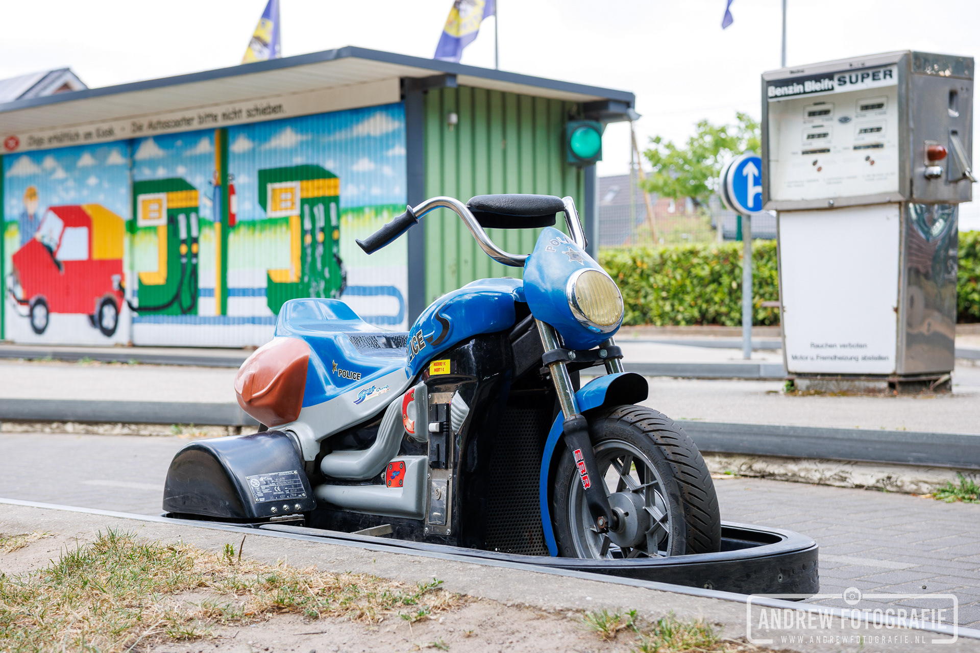 Stoere blauwe kindermotor attractie Ponyhof Leiting