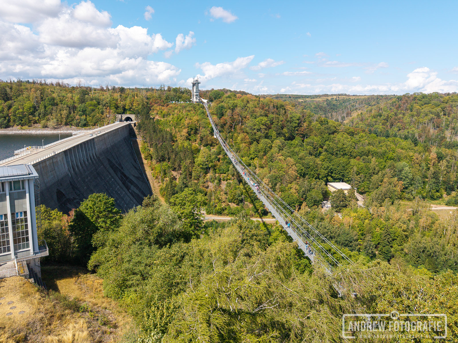 De indrukwekkende stalen constructie over het dal van de Harz.