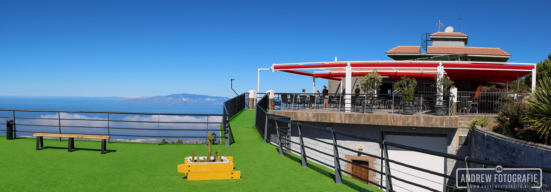 Panoramisch uitzicht op de oceaan vanaf het terras van Restaurante Las Estrellas op Tenerife