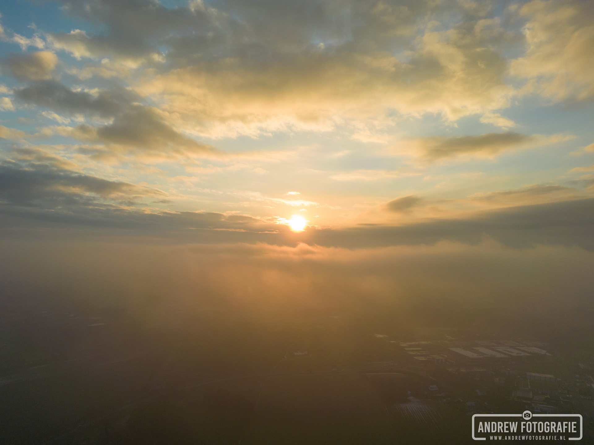Zonsondergang in Aalten (30-11-2023).