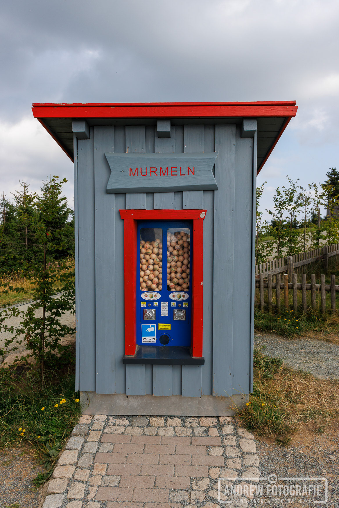 Automaat voor houten ballen bij de Murmelbahn op de Wurmberg