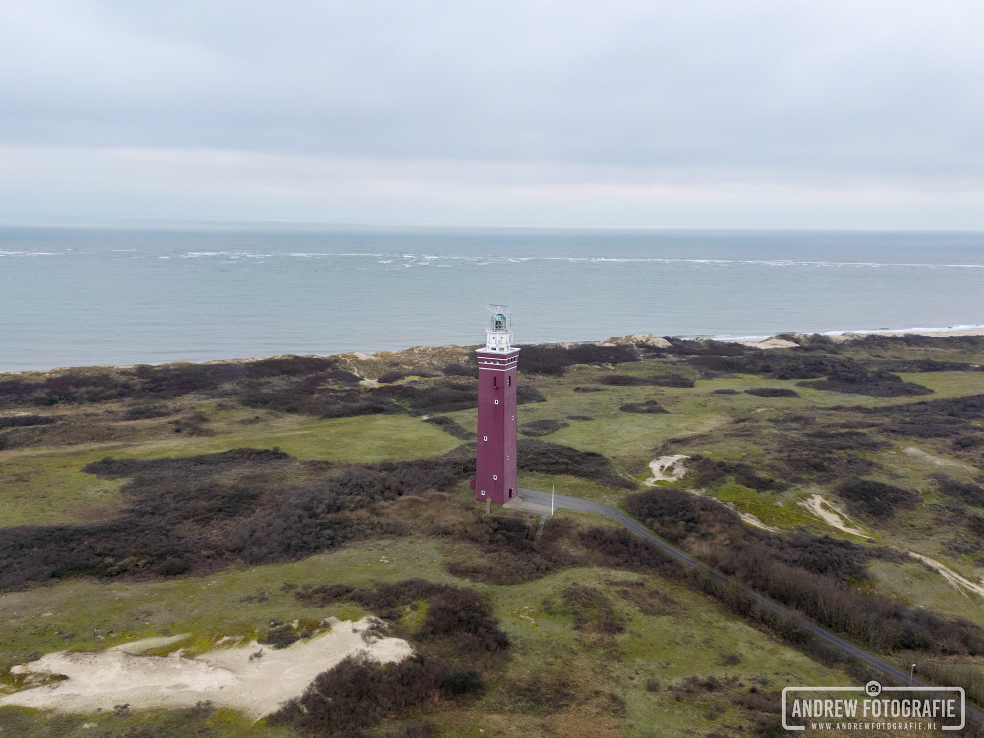 Vuurtoren Westhoofd in Ouddorp (07-01-2024).