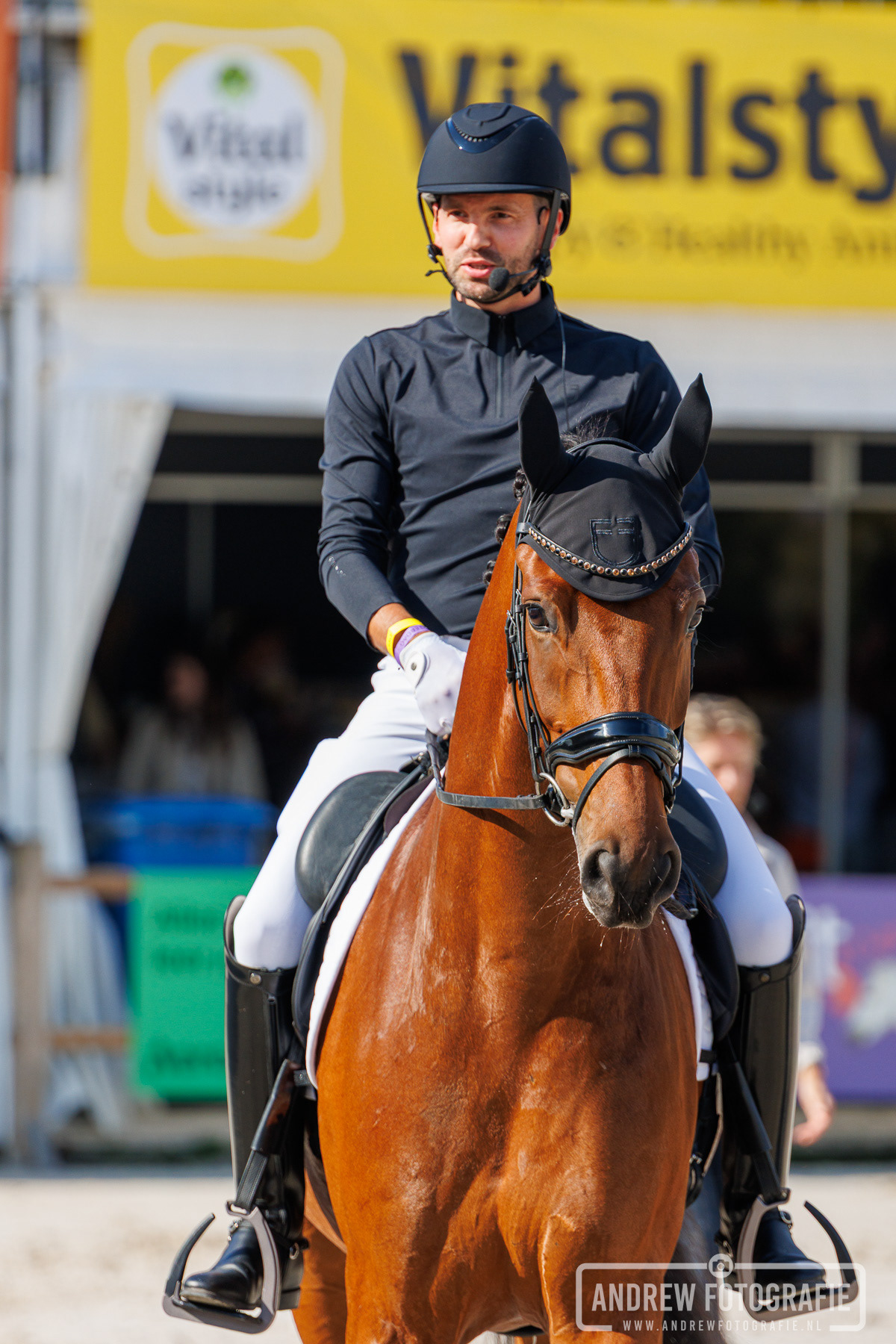 Tommie Visser op het paard voor het publiek tijdens Horse Event 2026 in Vijfhuizen.