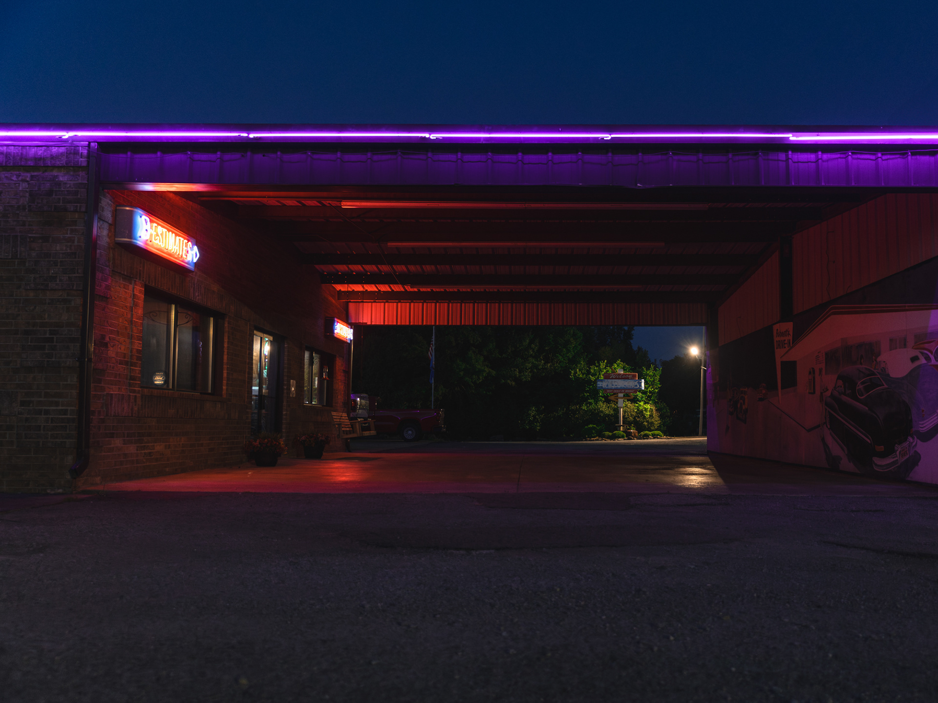 ISO 1600 @29mm F/3.5 1/80s