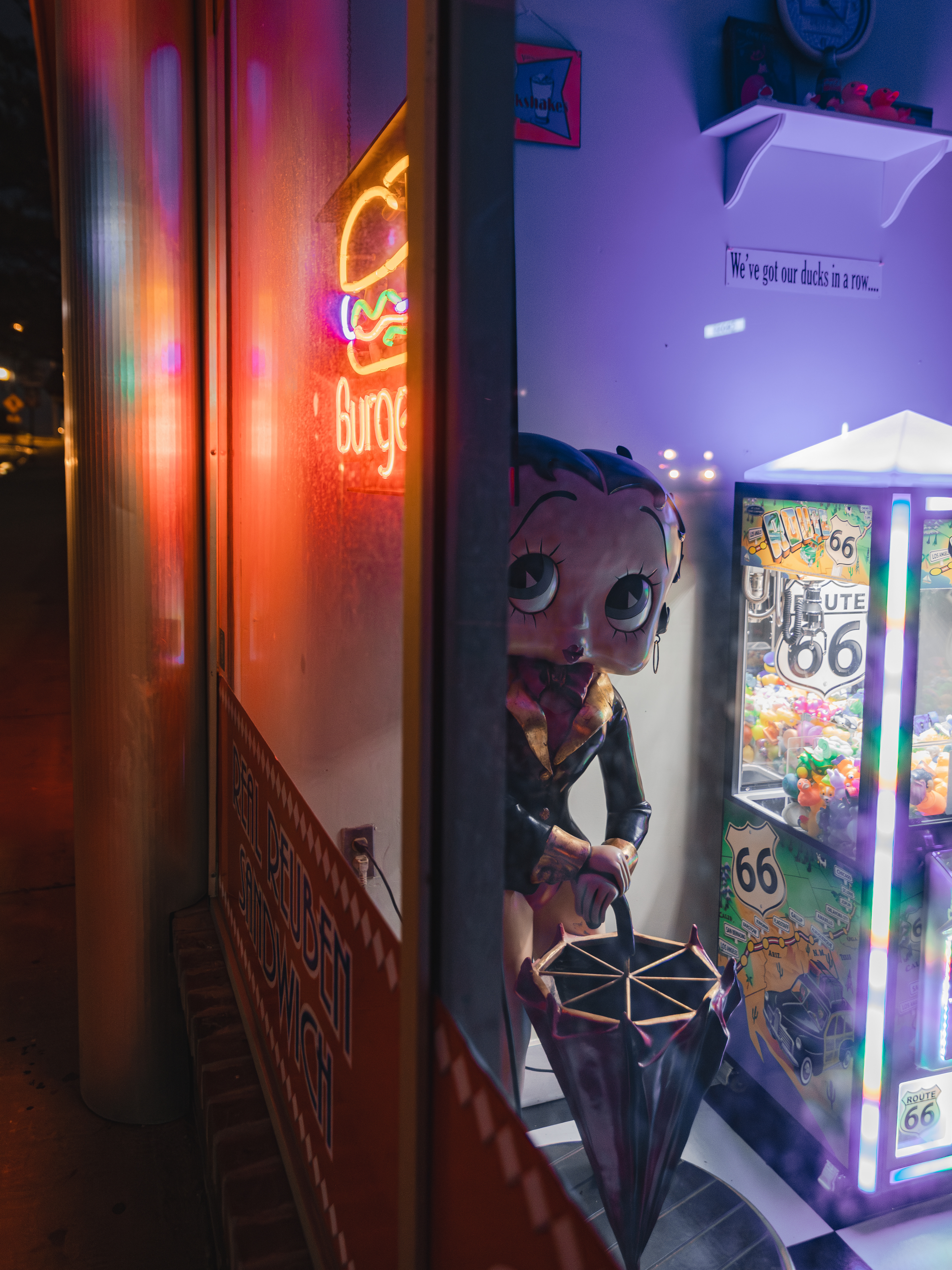 ISO 1600 24mm F/2.8 1/60s