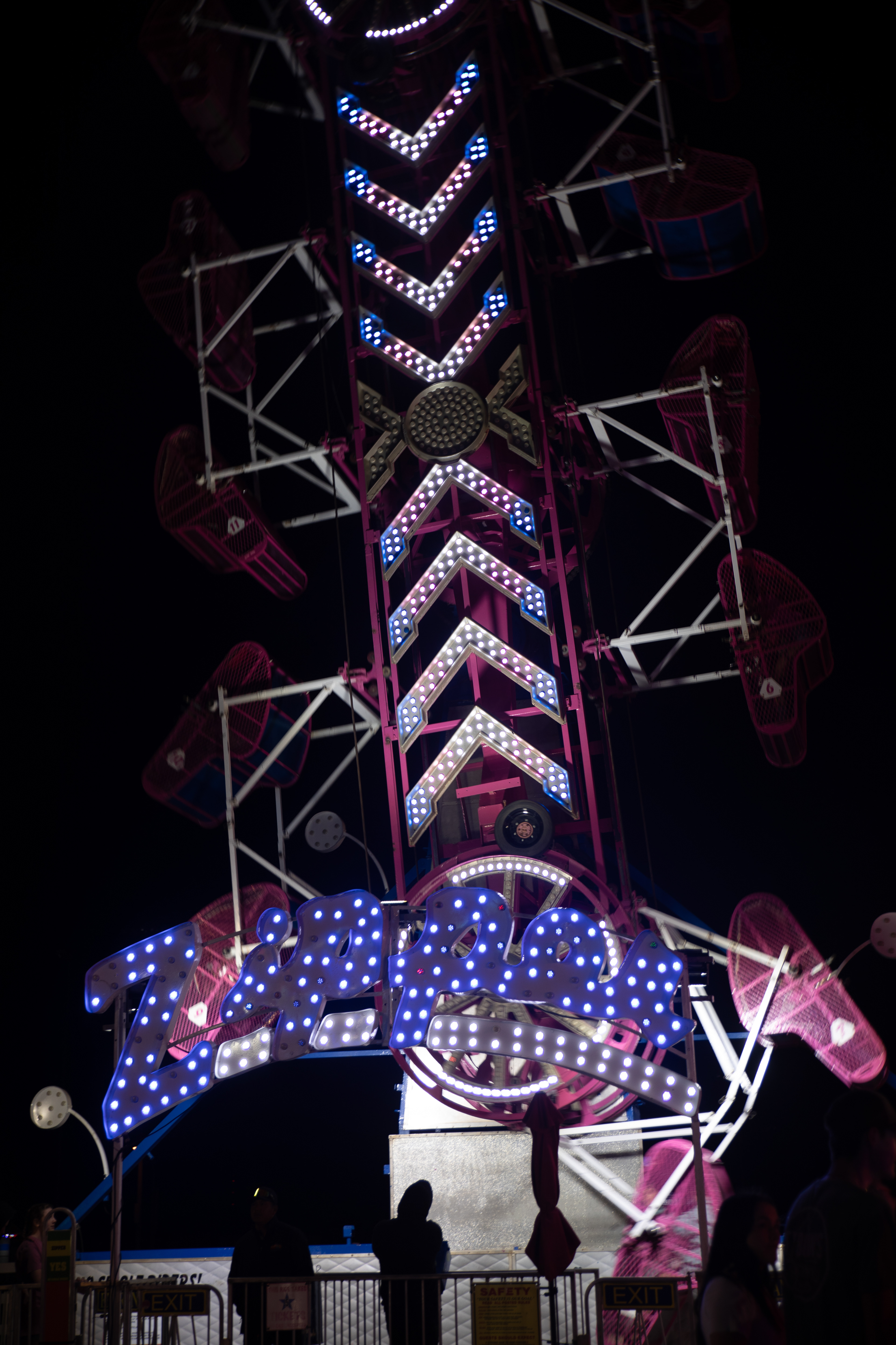 ISO 200 @49mm F/2.8 1/80s