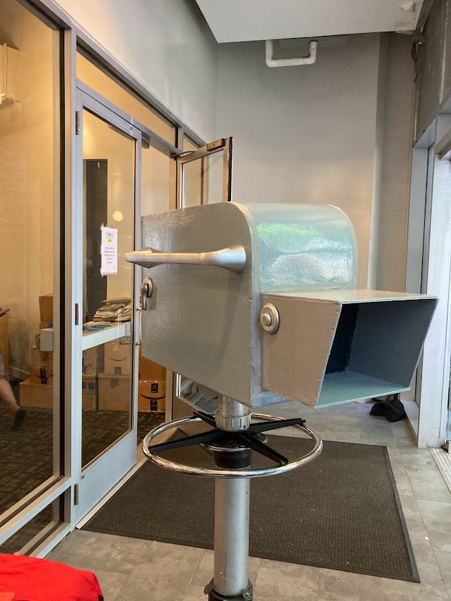 TV Camera - Front (ROCK & ROLL MAN)