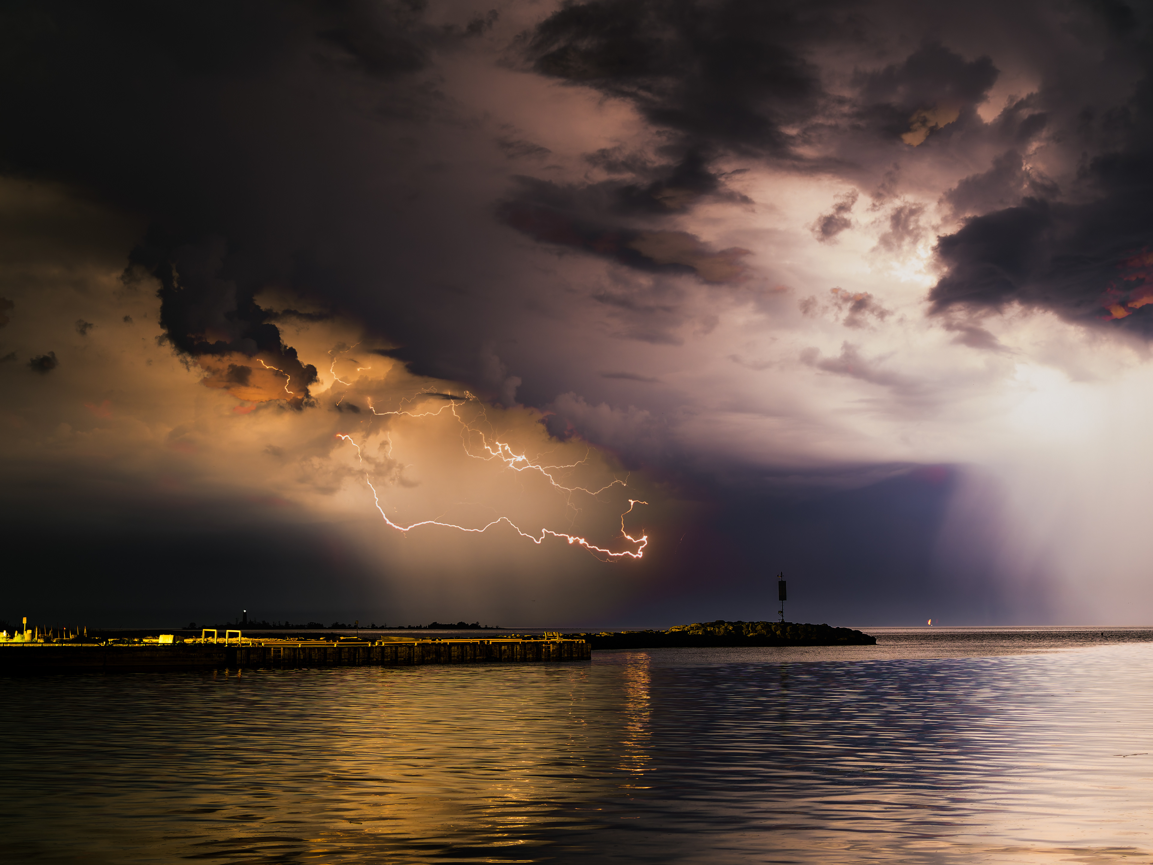 Lightning at the harbour