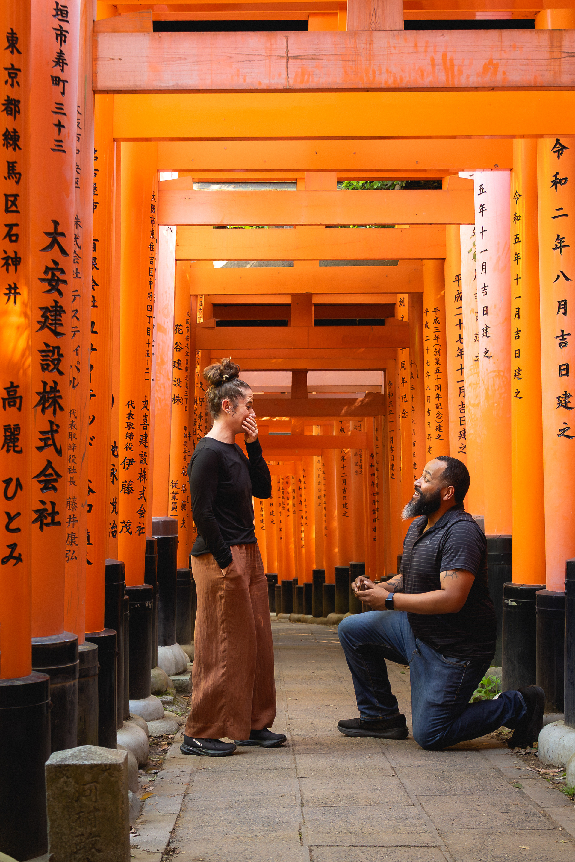 Surprise Proposal Photoshoot at Fushimi Inari Shrine in Kyoto Shot by Paren Creates