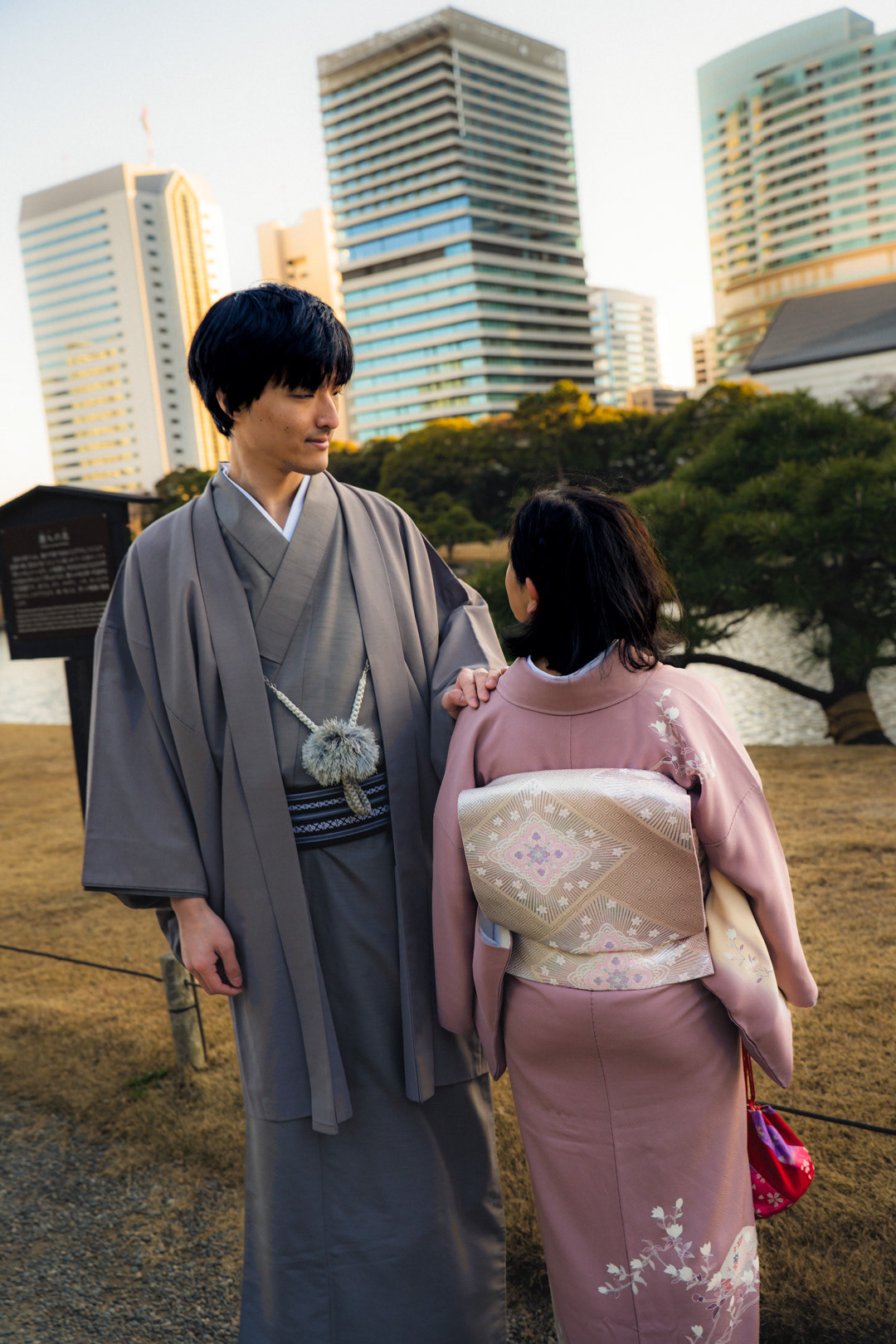 Kimono Photoshoot in Tokyo park for an international couple by Paren Creates