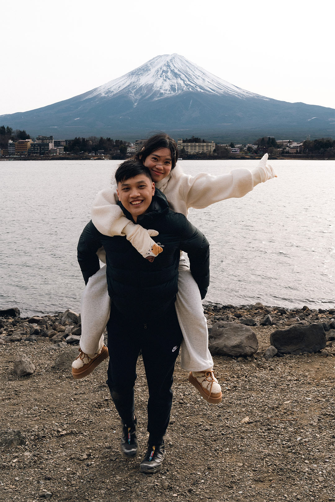 Fuji Photoshoot in Kawaguchiko for Australian couple by Paren Creates